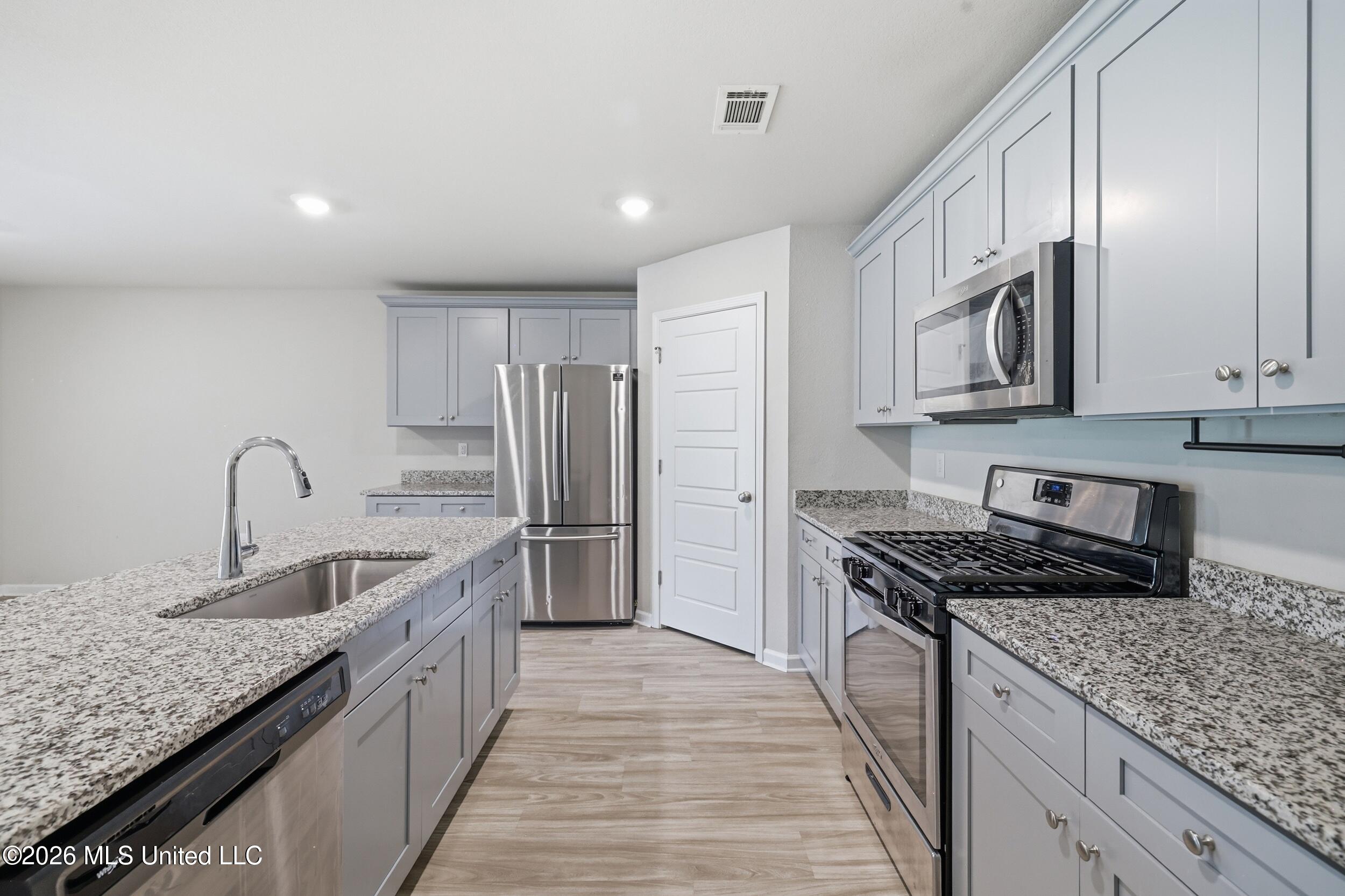 1006 Enclave Circle Property Photo 6