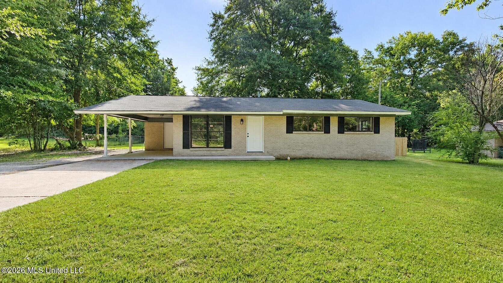 561 Colonial Drive Property Photo 1