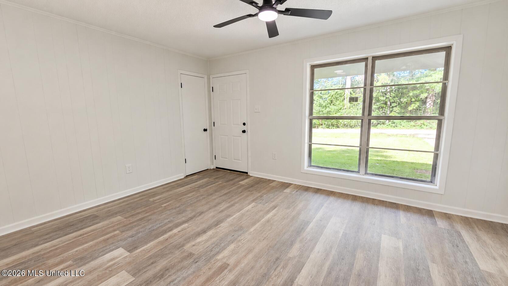 561 Colonial Drive Property Photo 5