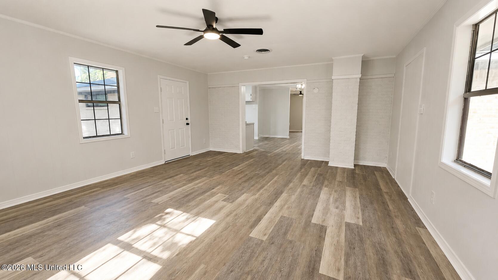 561 Colonial Drive Property Photo 14
