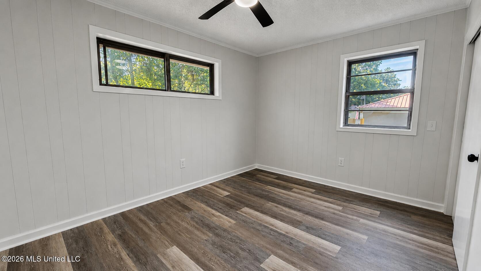 561 Colonial Drive Property Photo 16