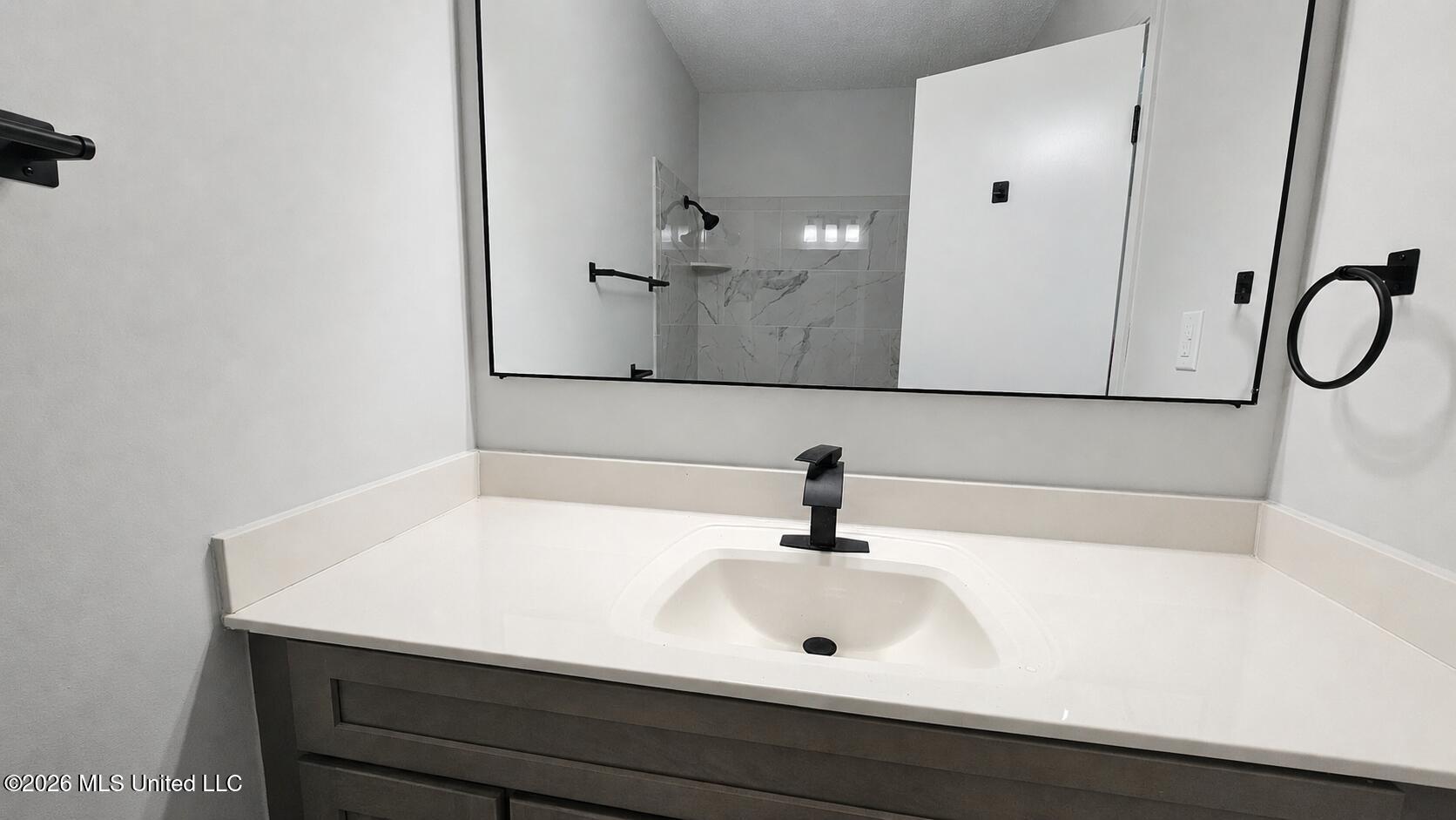 561 Colonial Drive Property Photo 22