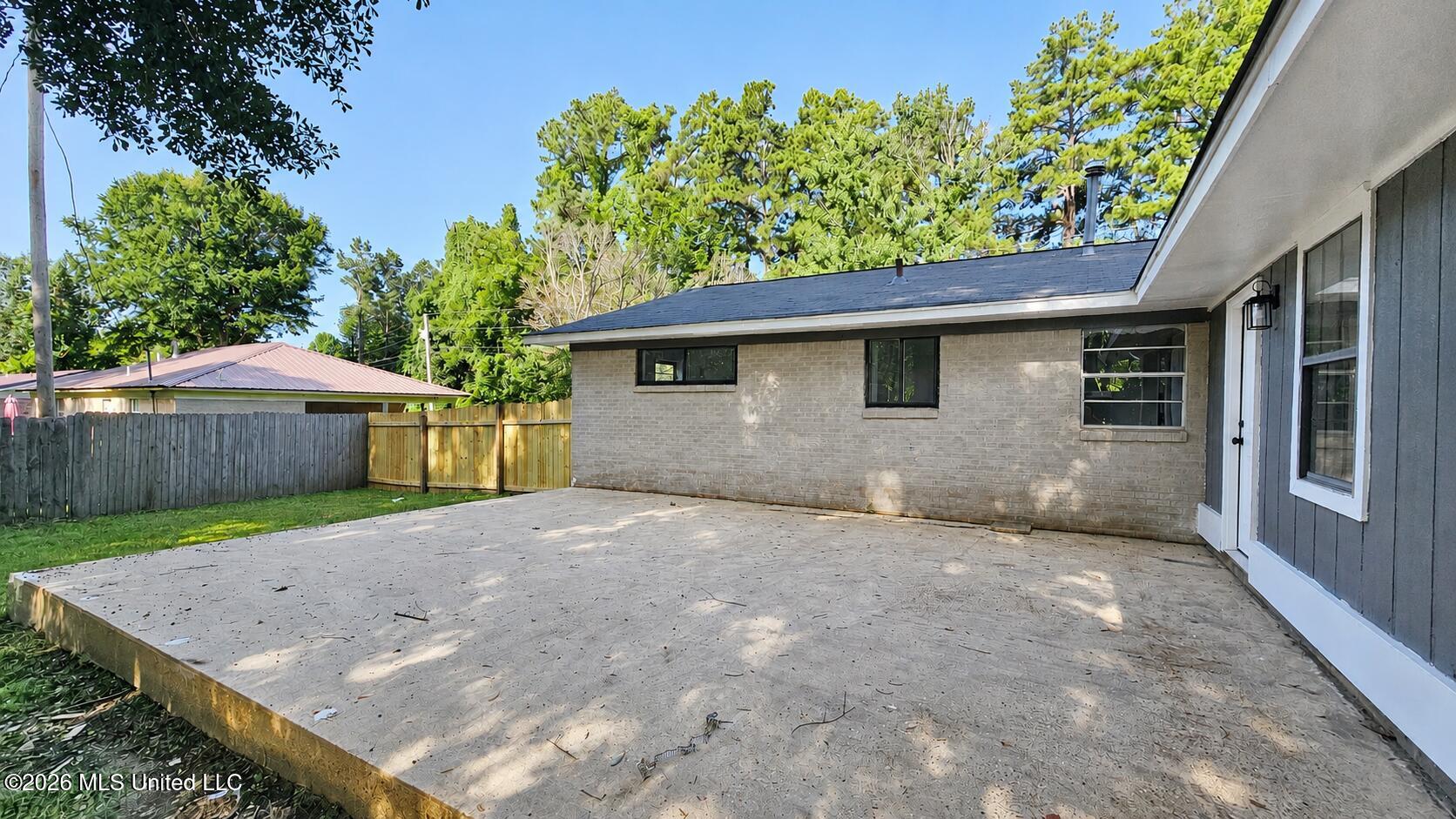 561 Colonial Drive Property Photo 23