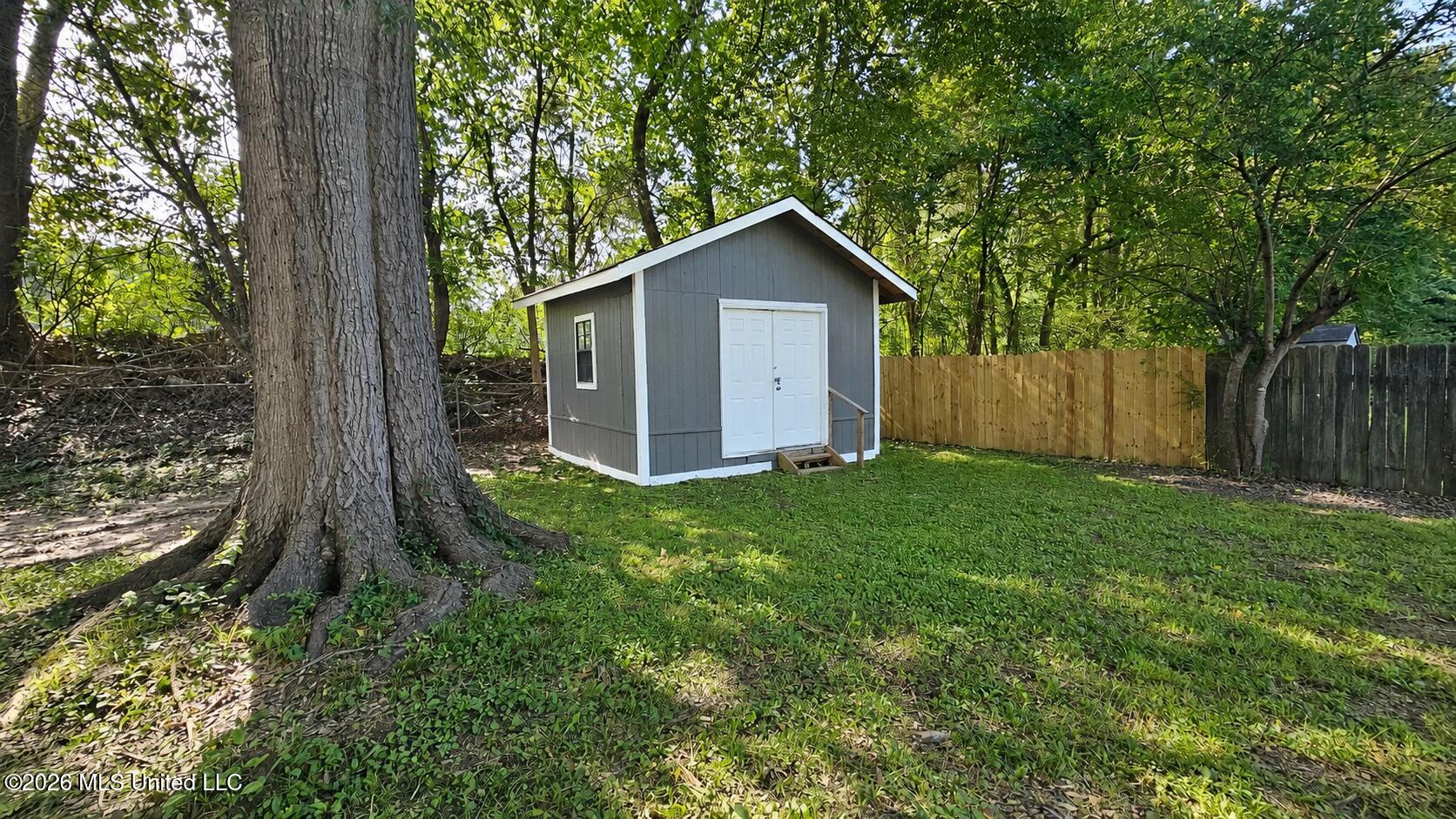 561 Colonial Drive Property Photo 25