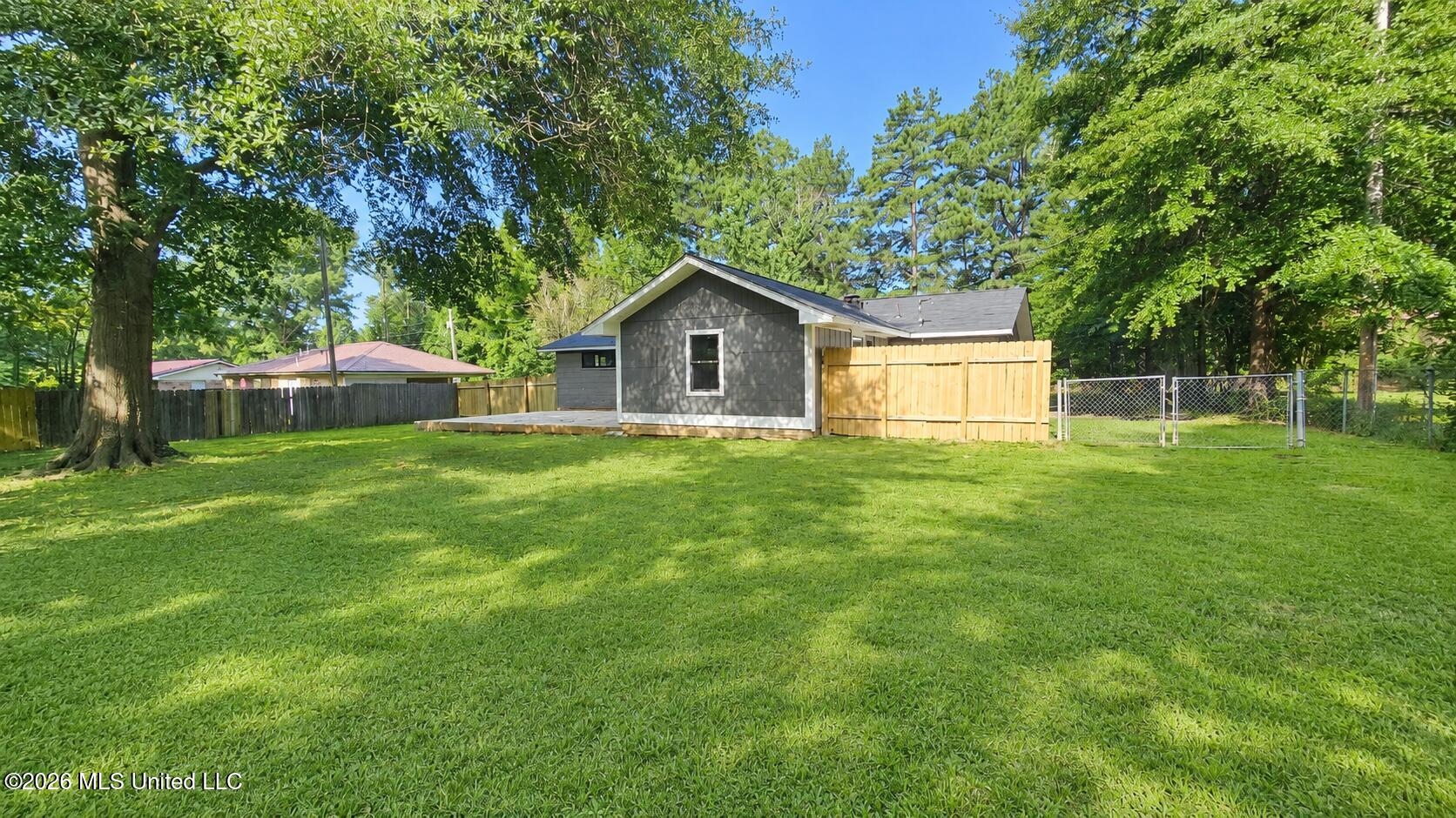 561 Colonial Drive Property Photo 26