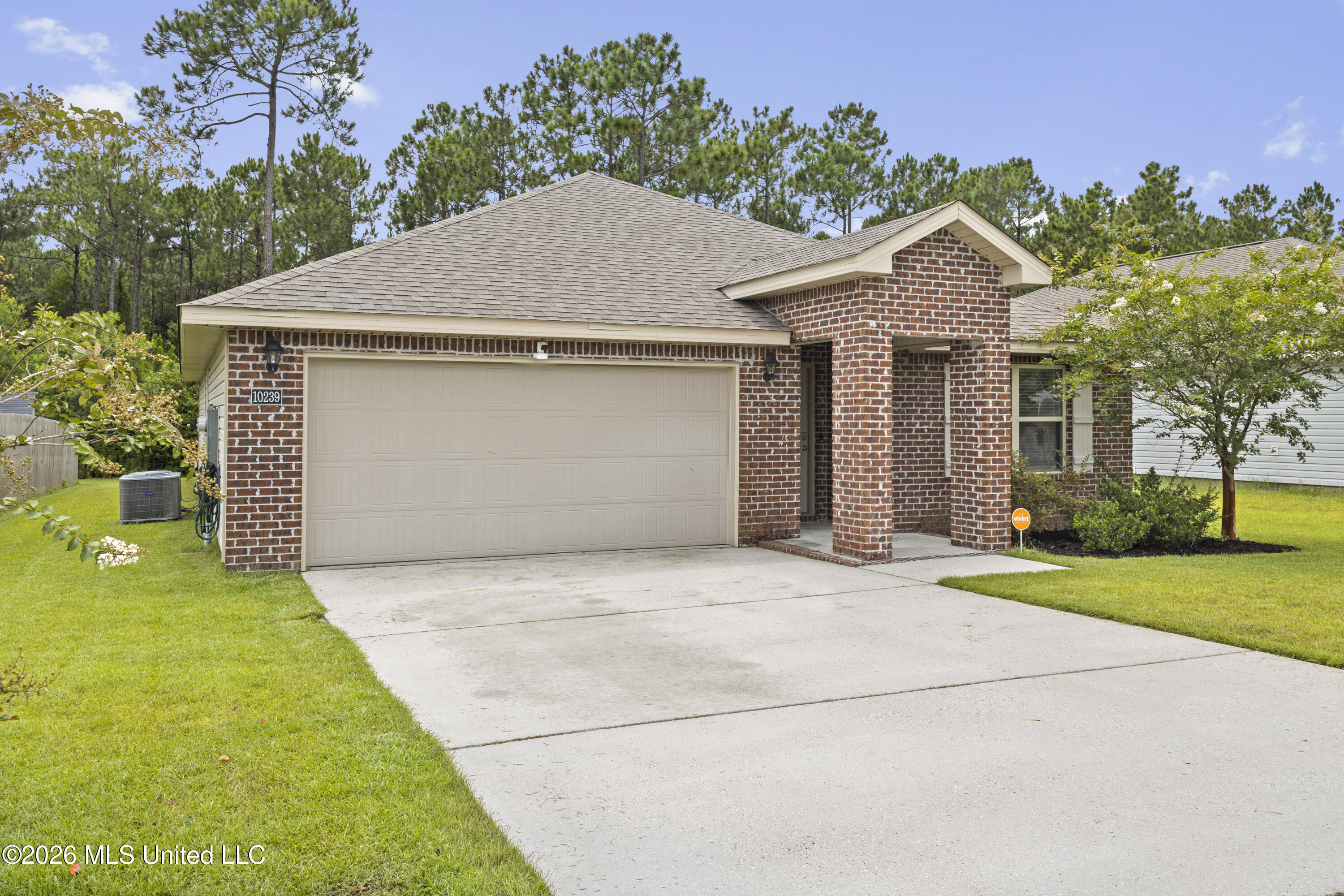 10239 Willow Leaf Drive Property Photo 3