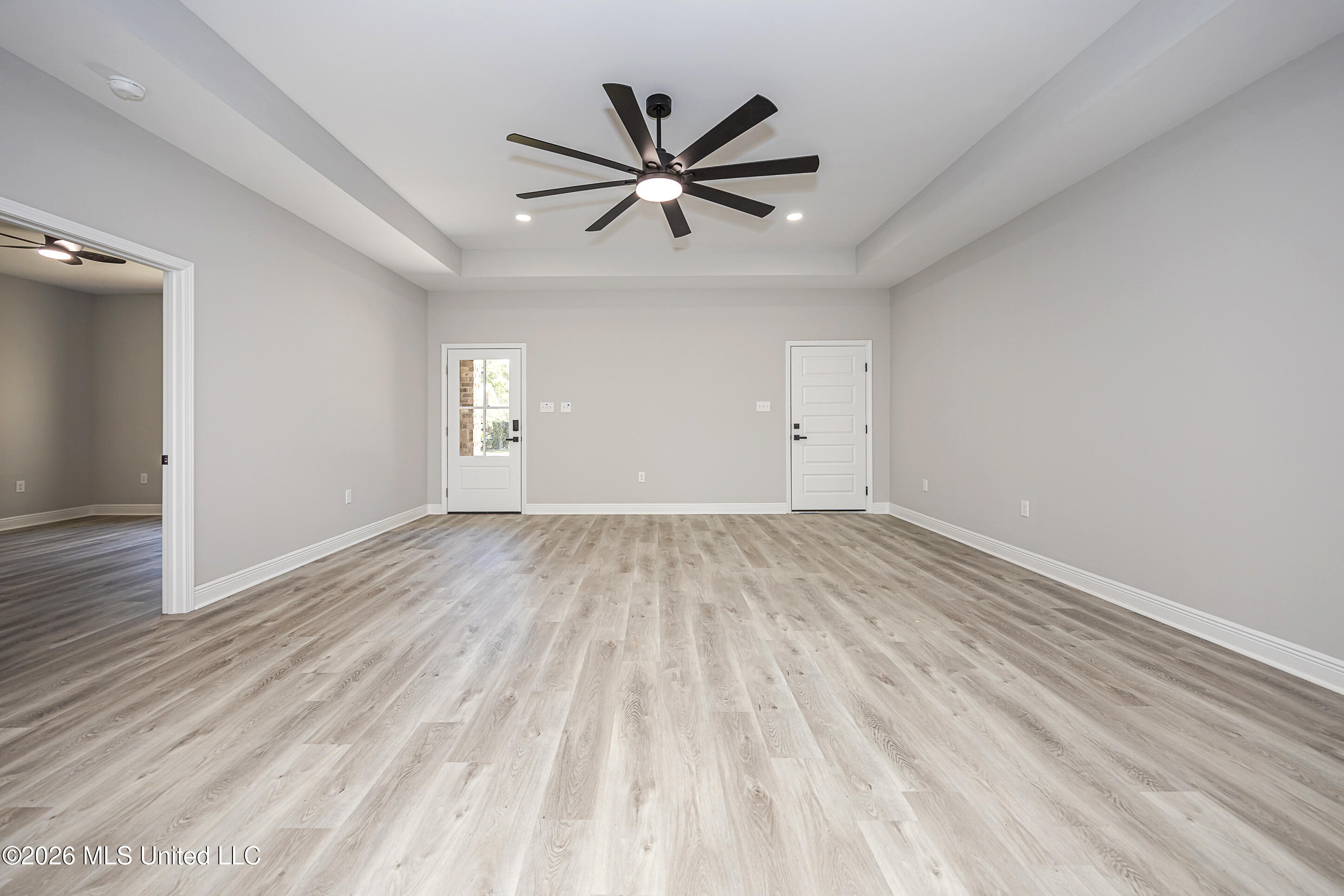 8904 Boxwood Lane Property Photo 13