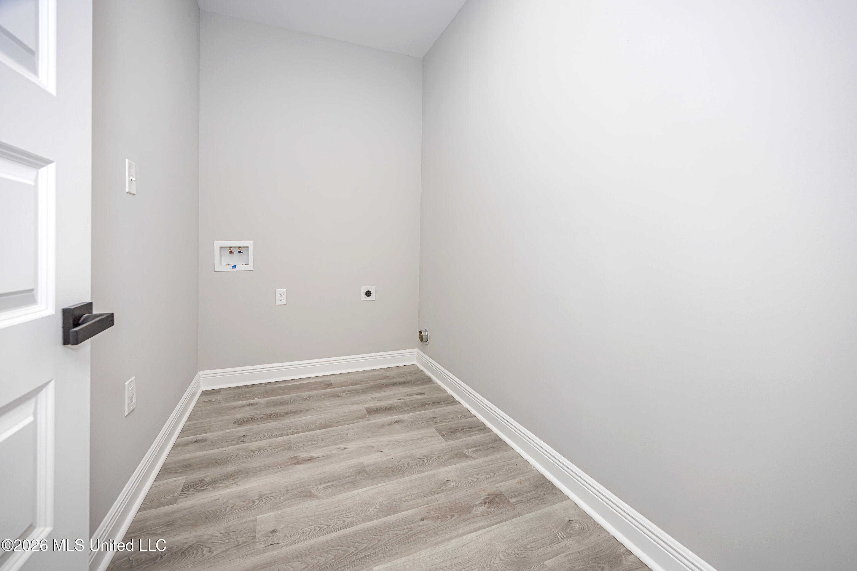 8904 Boxwood Lane Property Photo 16