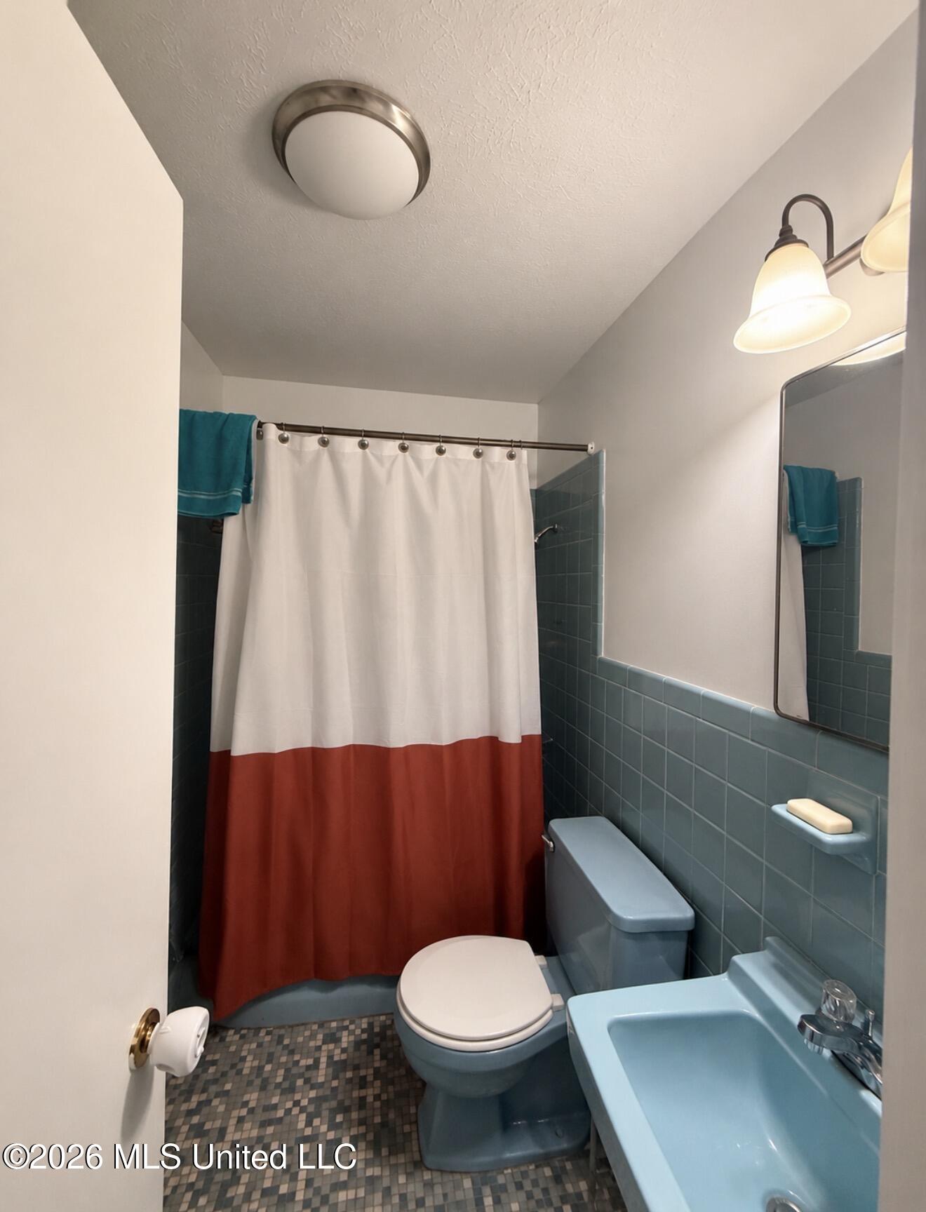 1795 Shady Lane Drive Property Photo 5