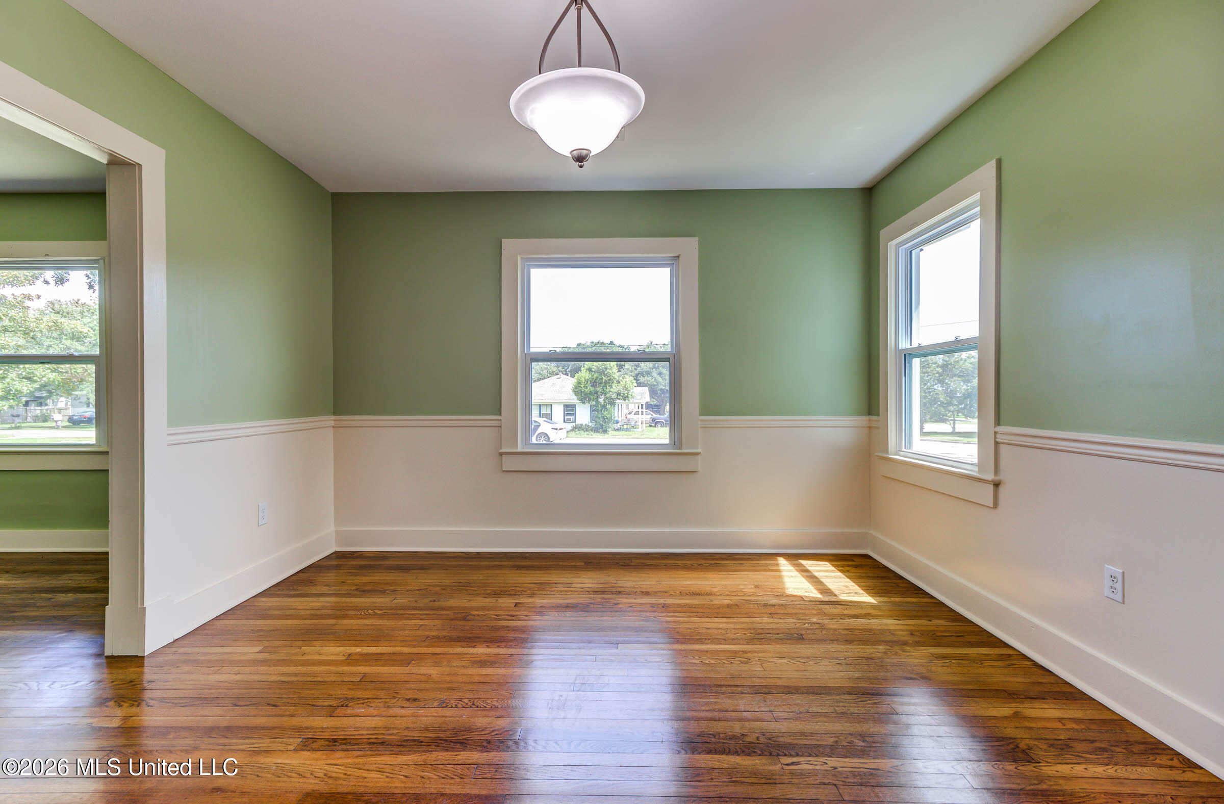200 E 2nd Street Property Photo 12