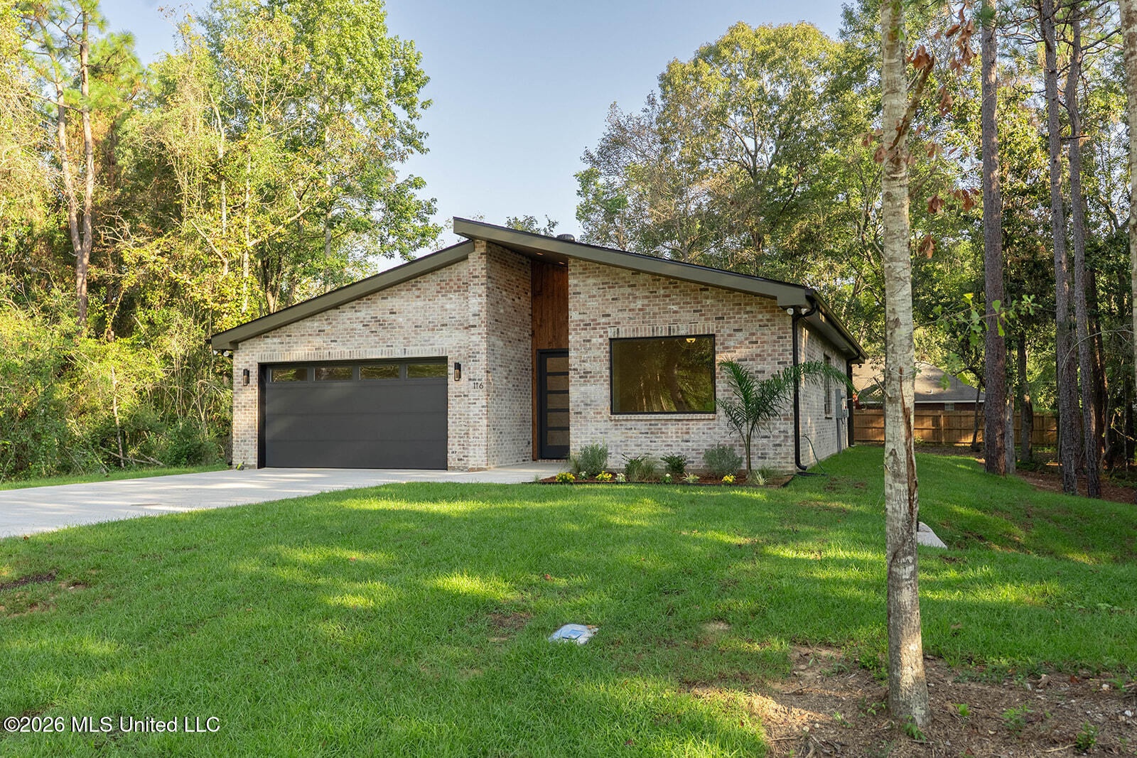116 Pinedale Drive Property Photo 2