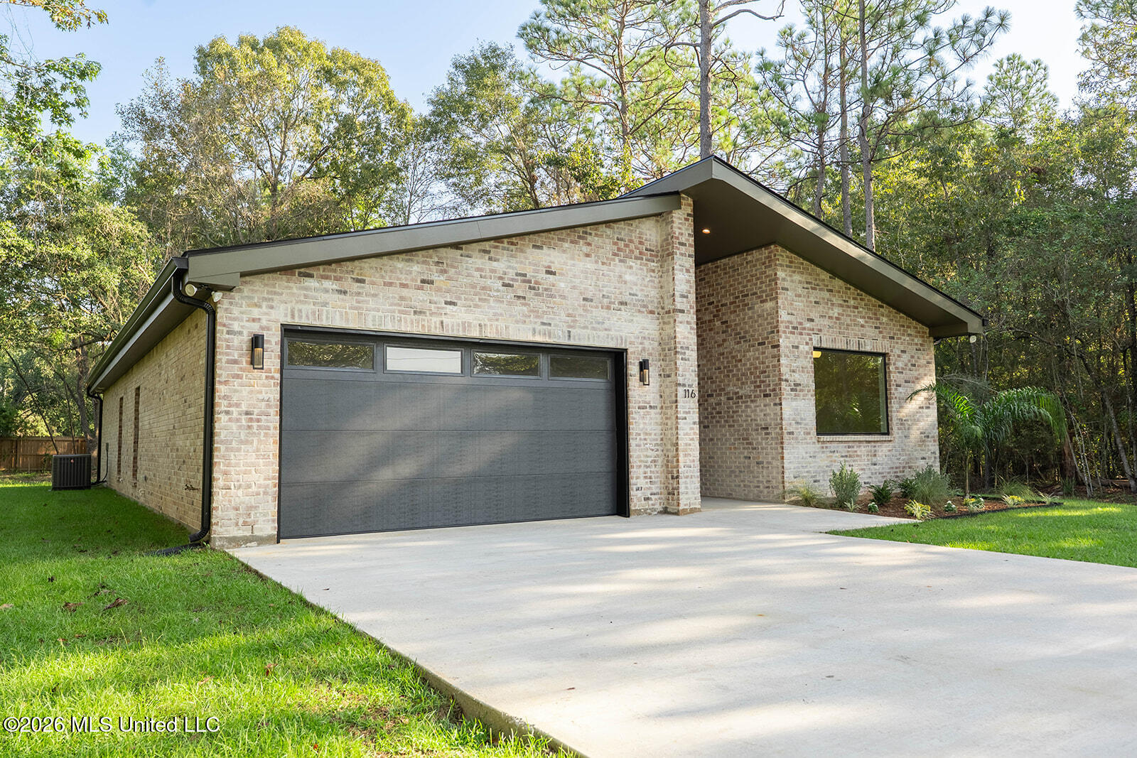 116 Pinedale Drive Property Photo 3