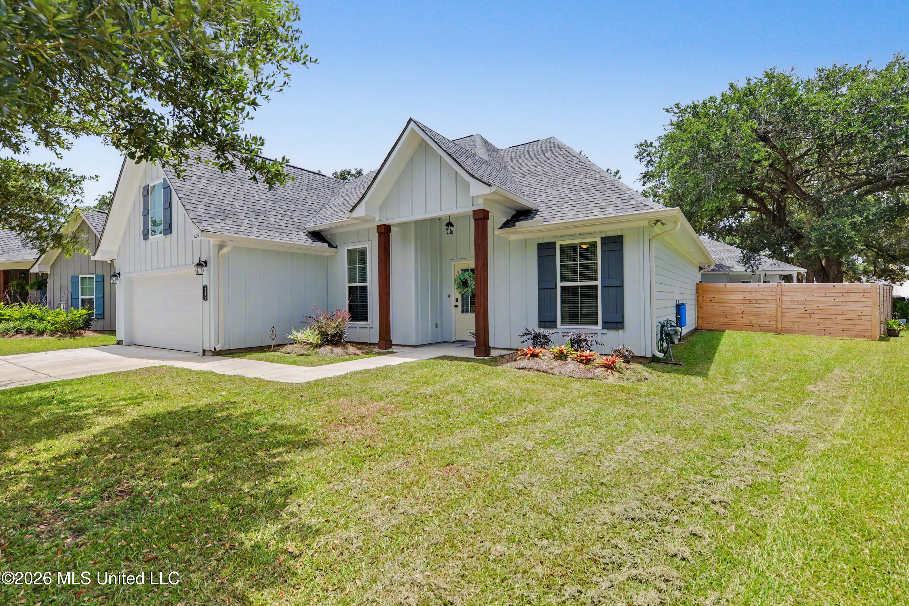 605 Thomas Shields Boulevard Property Photo 2