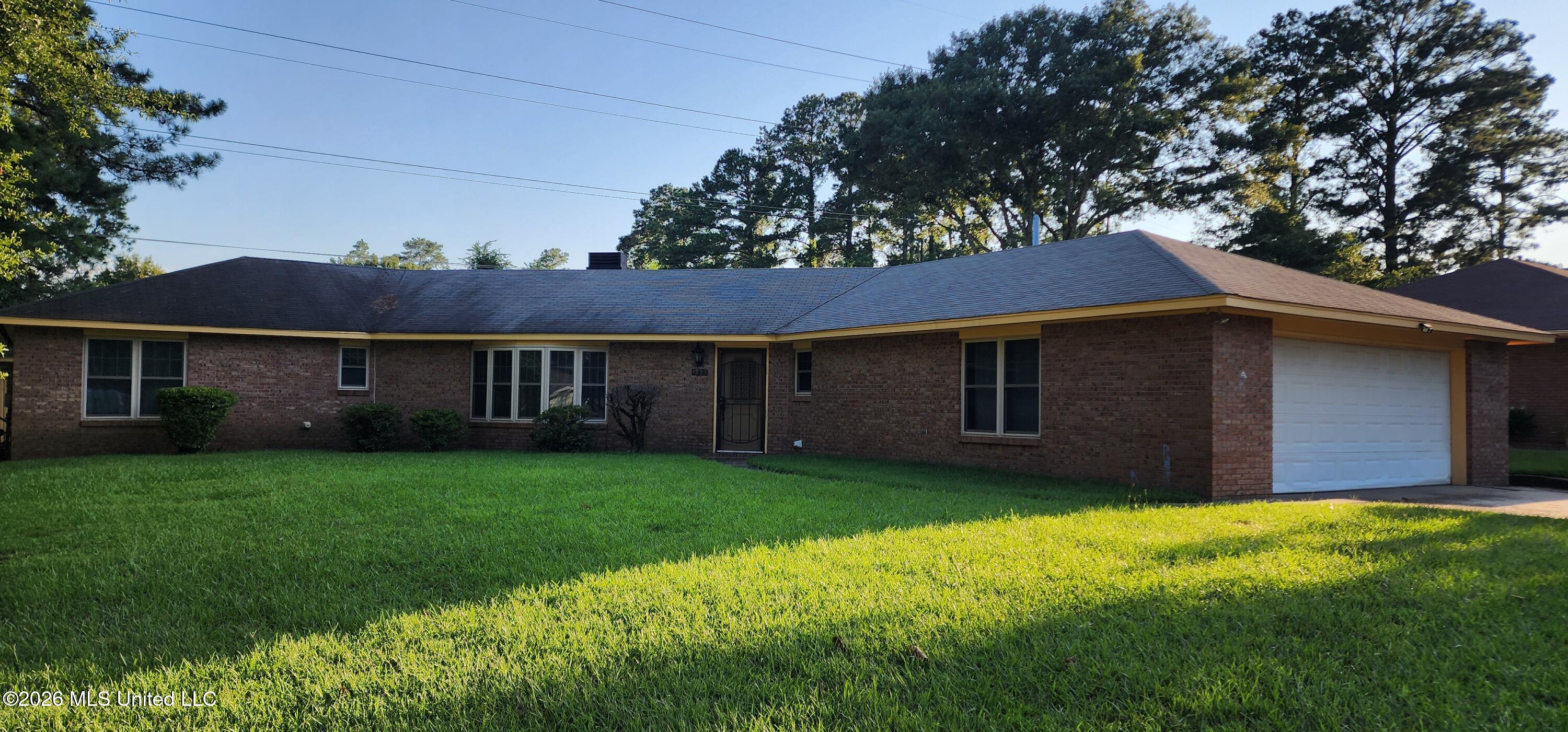 1233 Scots Glen Property Photo 1