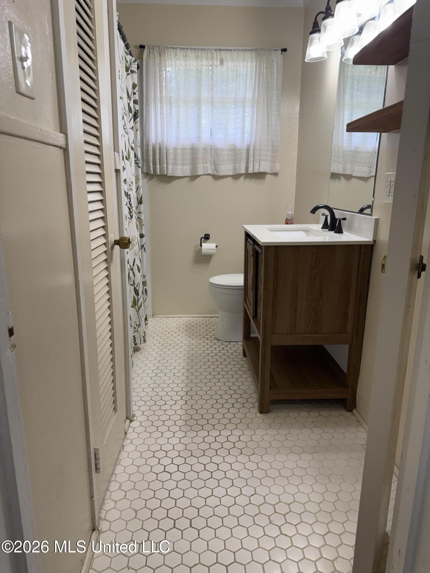 226 Janet Street Property Photo 6