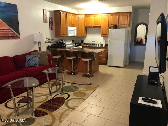 1270 Century Oaks Drive Property Photo 7