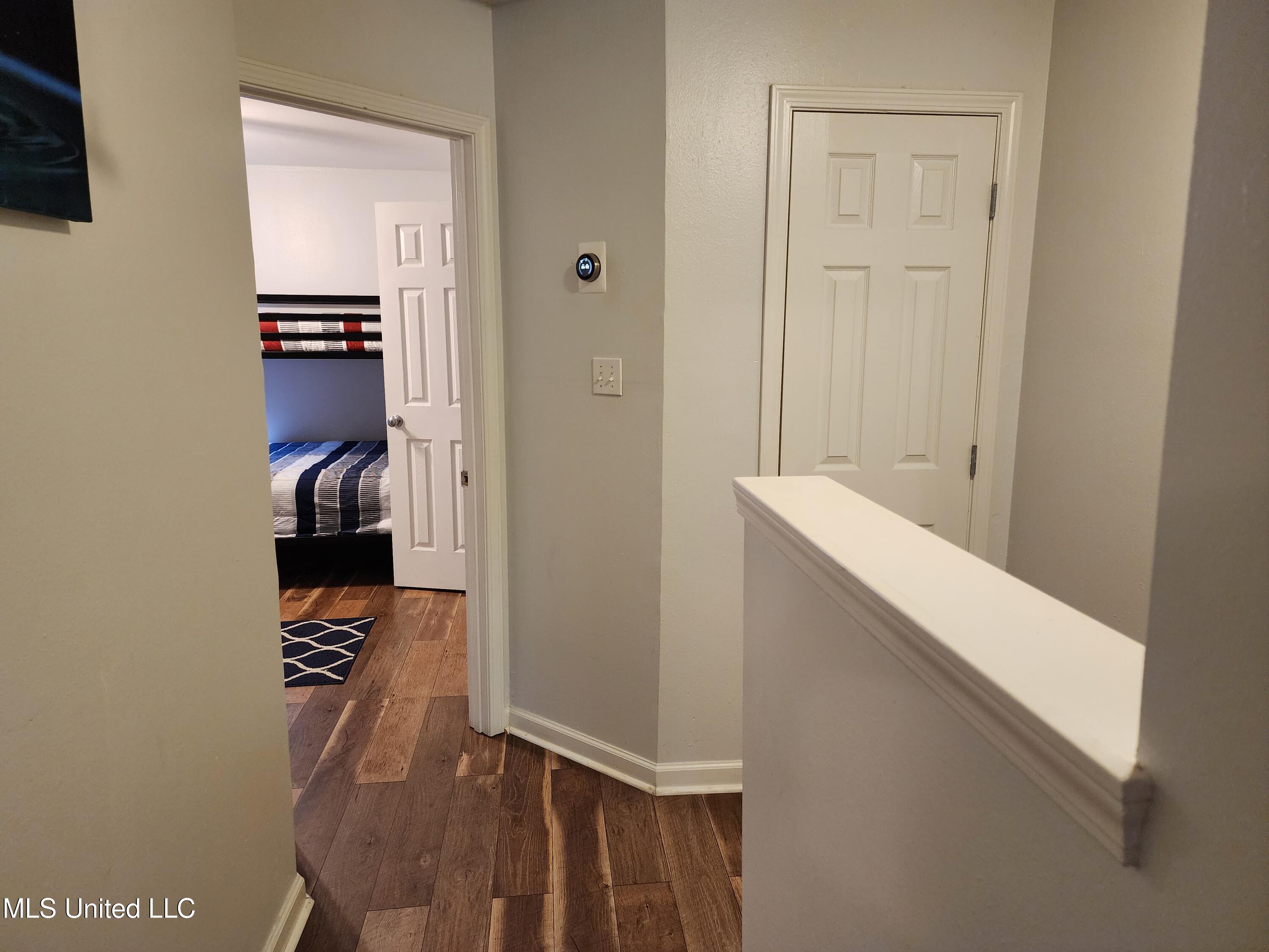 1270 Century Oaks Drive Property Photo 11