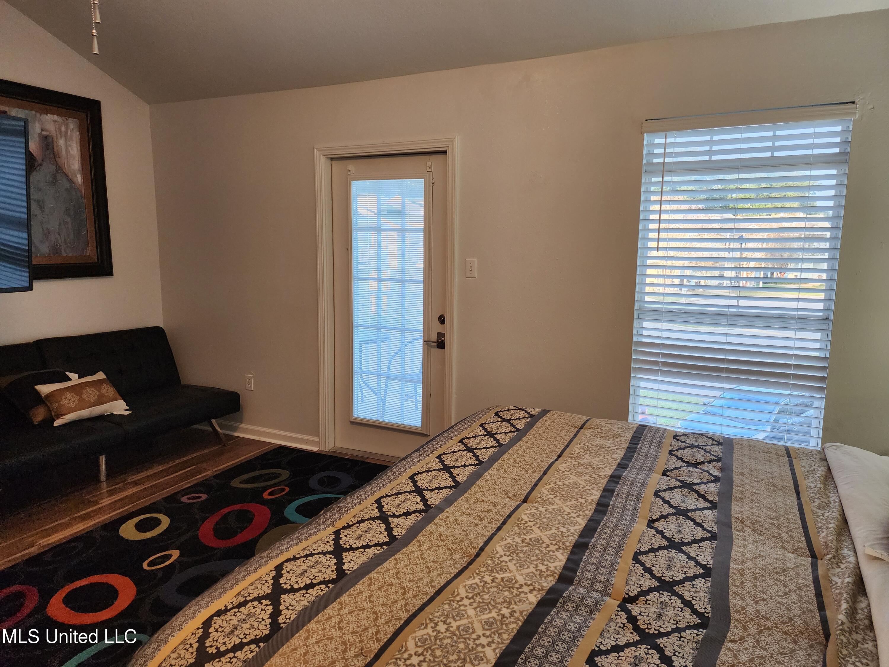 1270 Century Oaks Drive Property Photo 17