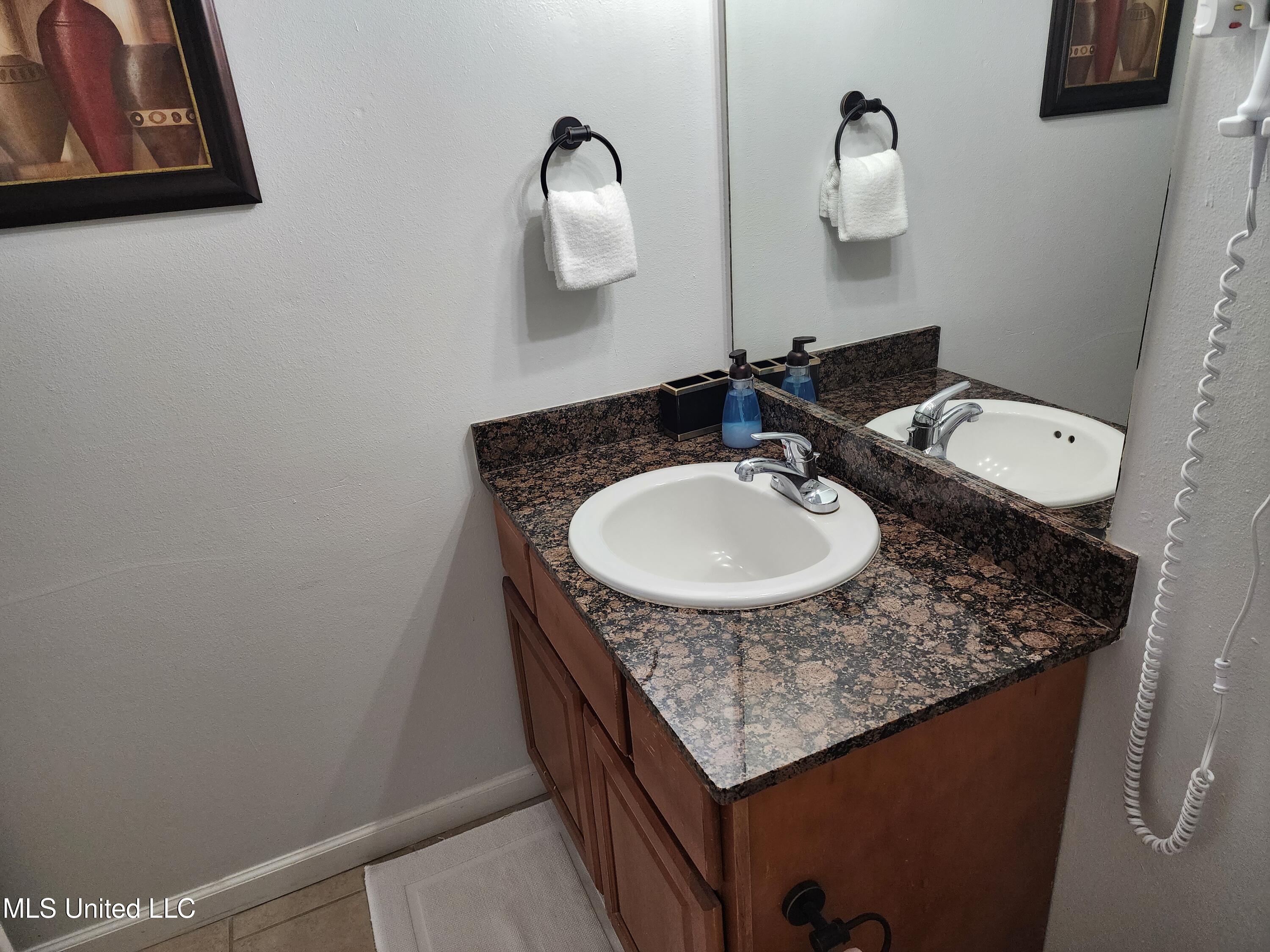 1270 Century Oaks Drive Property Photo 32
