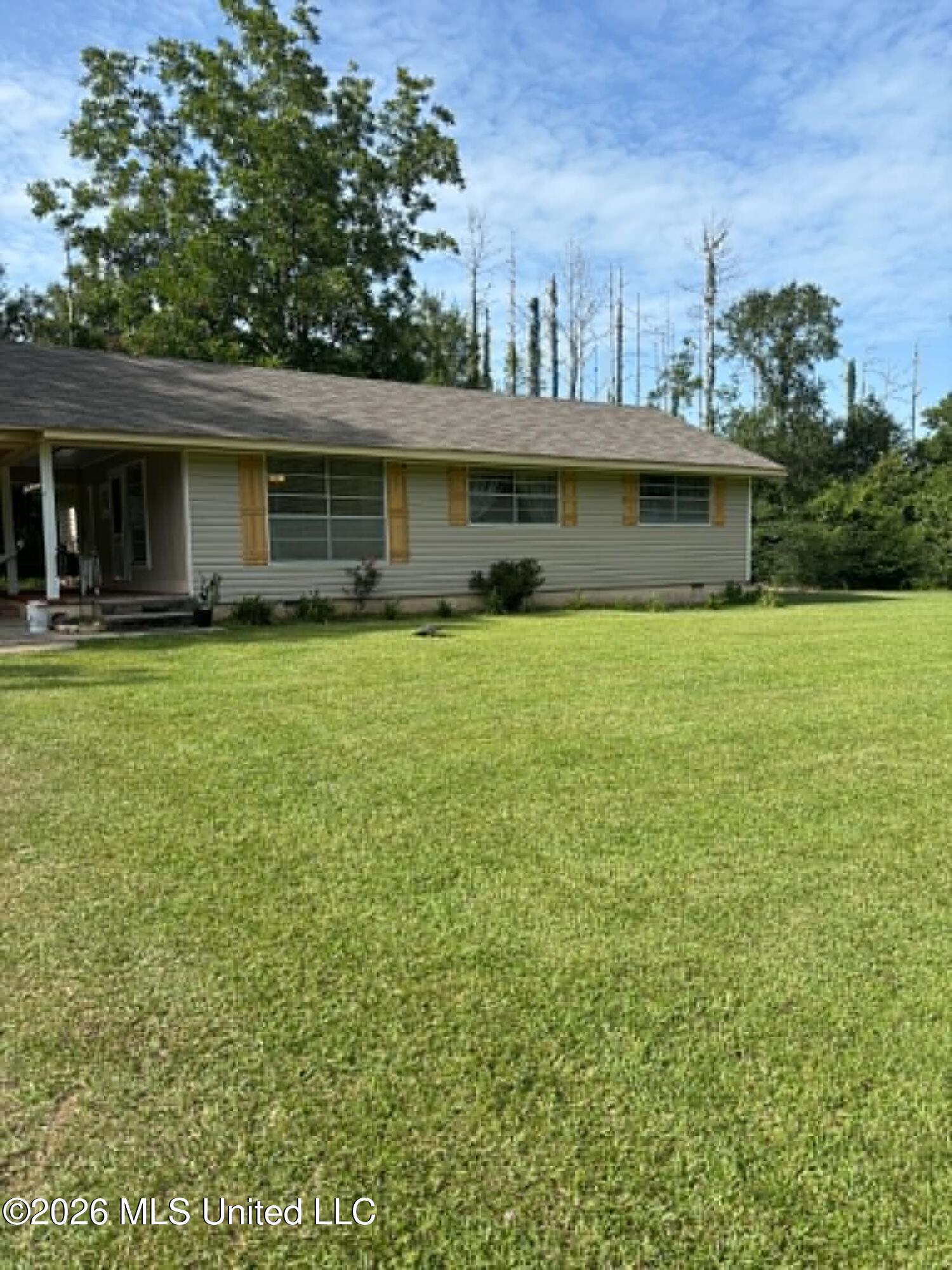 1047 Pearl Valley Road Property Photo 2