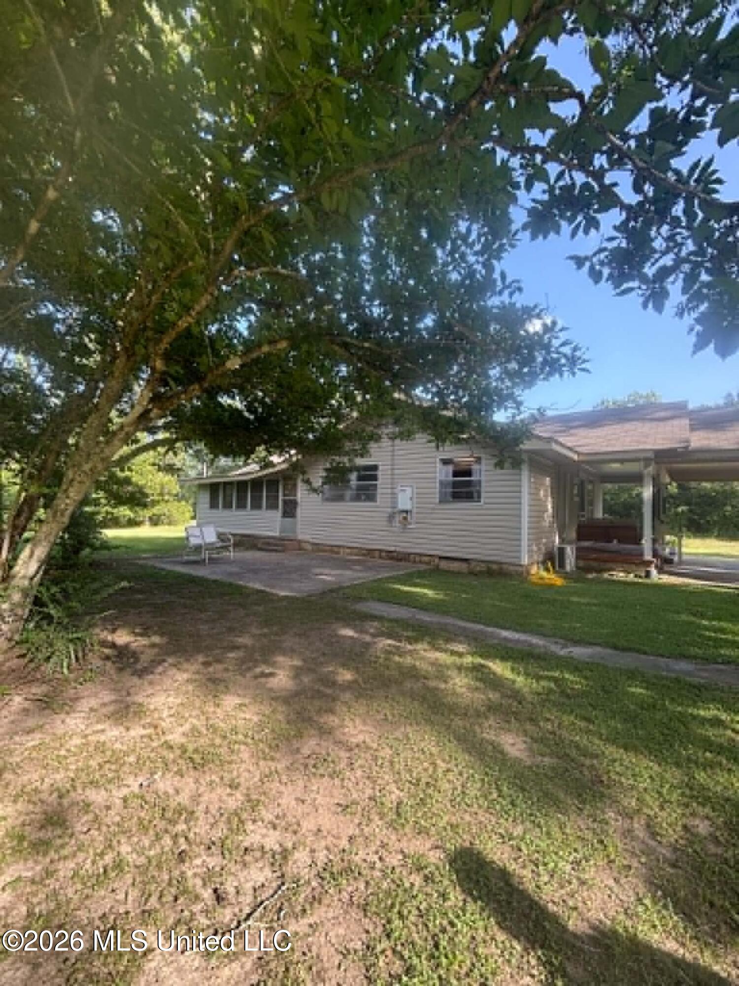1047 Pearl Valley Road Property Photo 3
