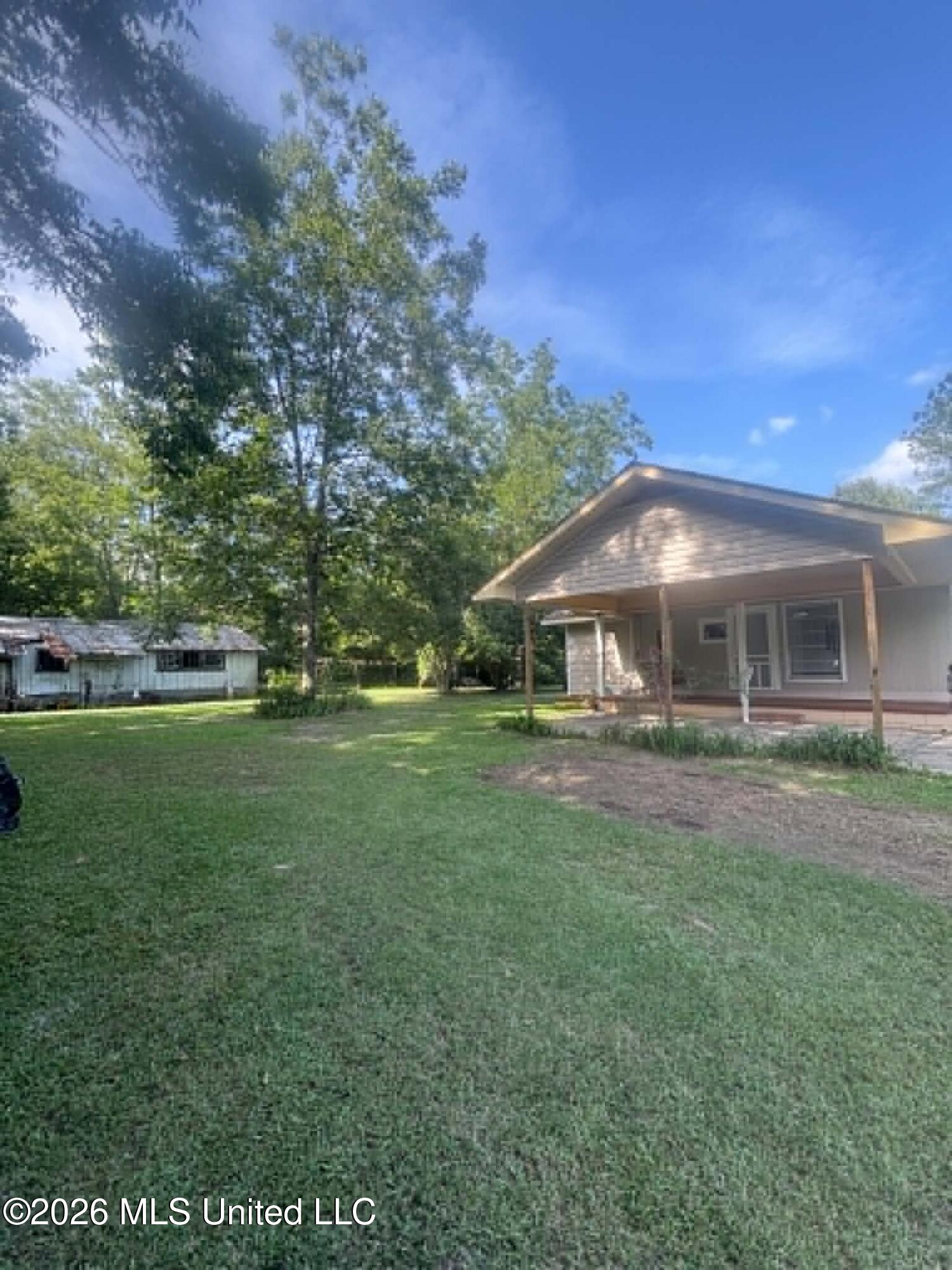 1047 Pearl Valley Road Property Photo 4
