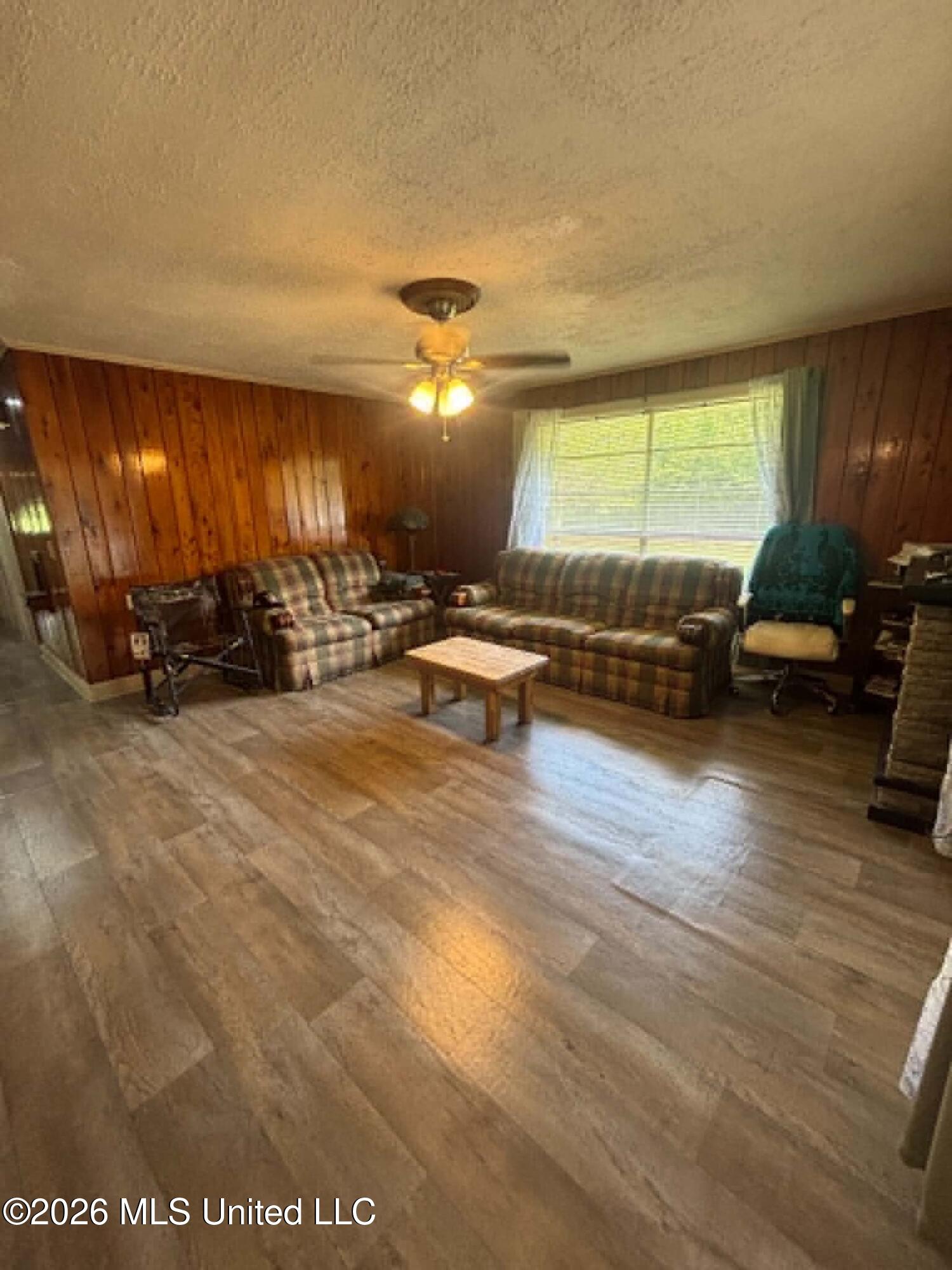 1047 Pearl Valley Road Property Photo 14