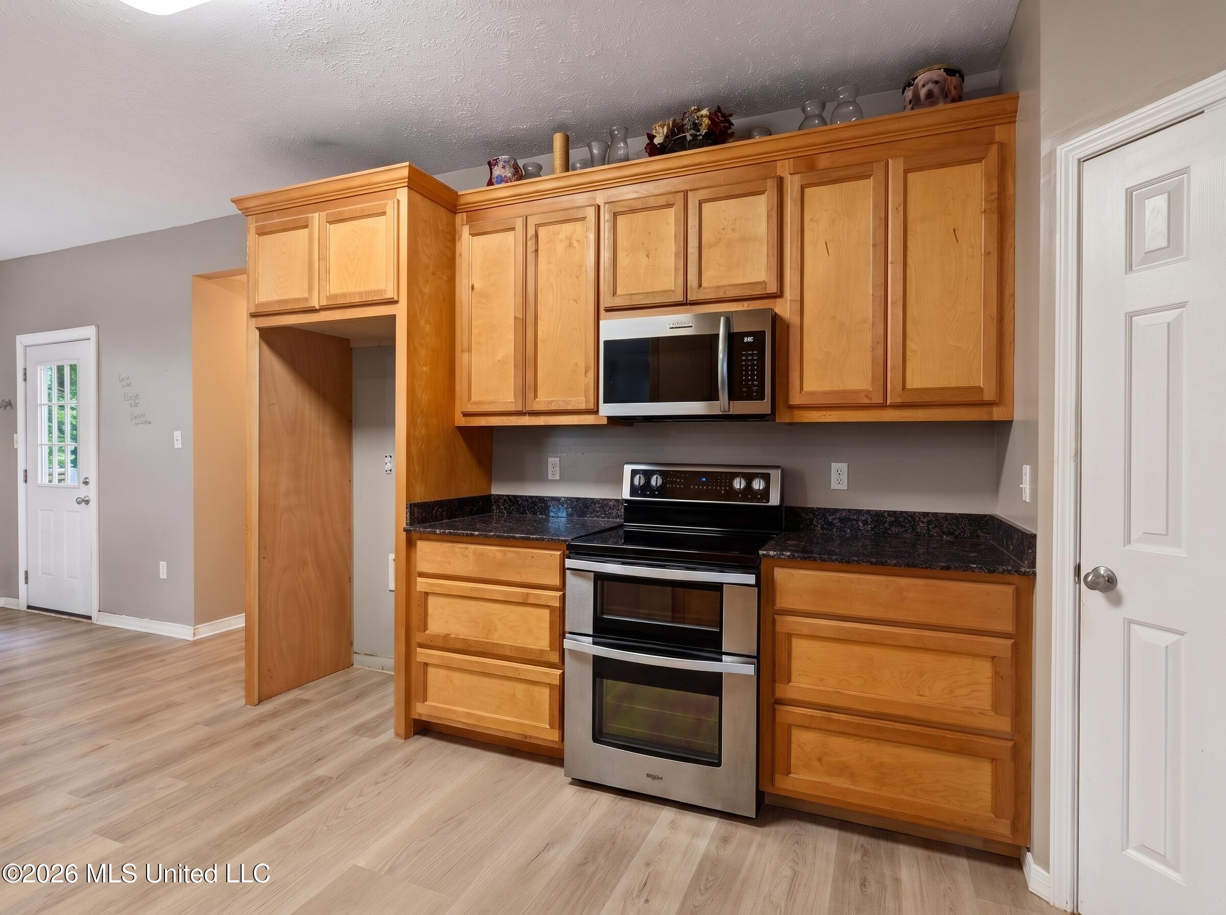 874 Ellington Drive Property Photo 12