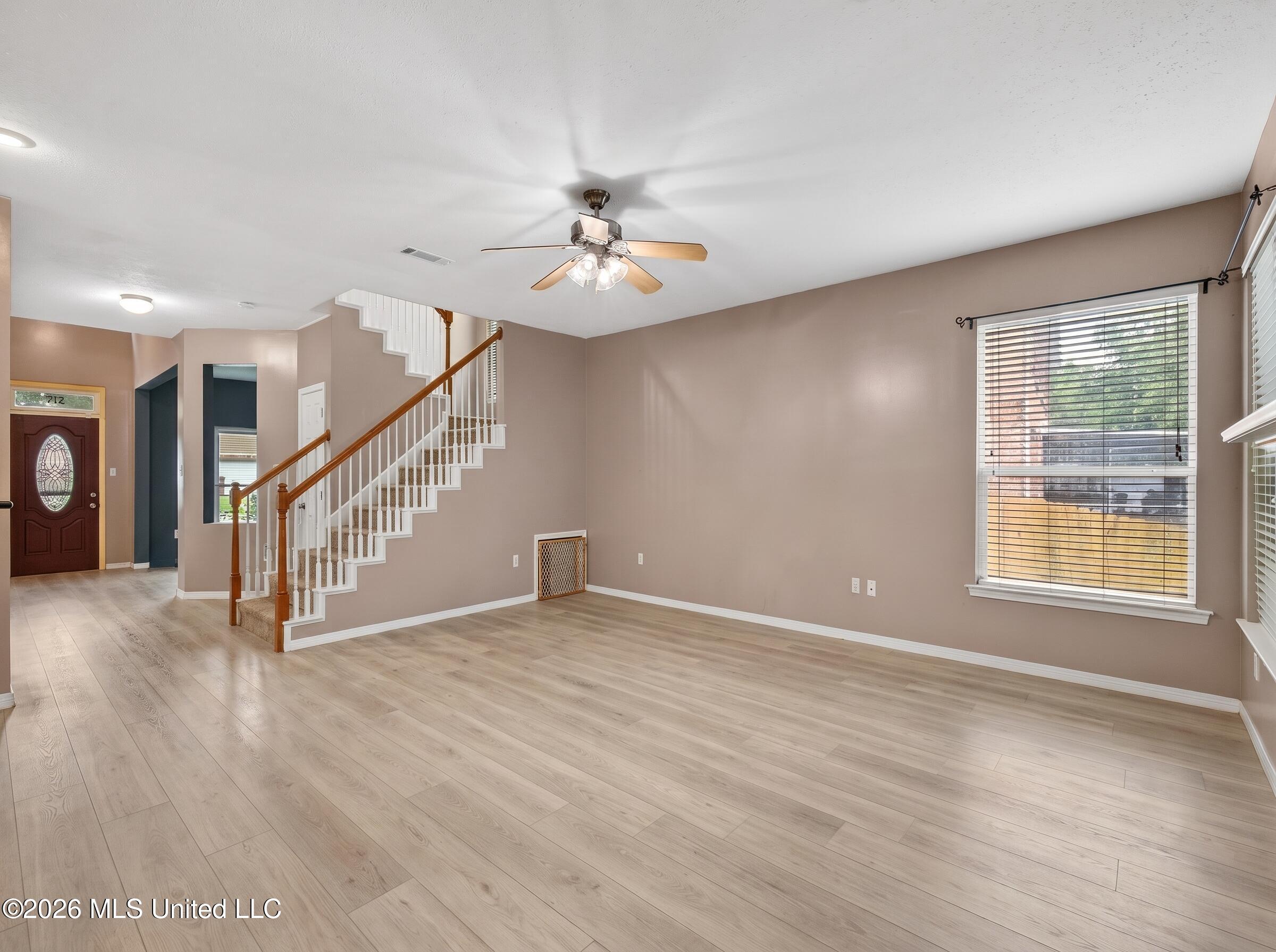 874 Ellington Drive Property Photo 16