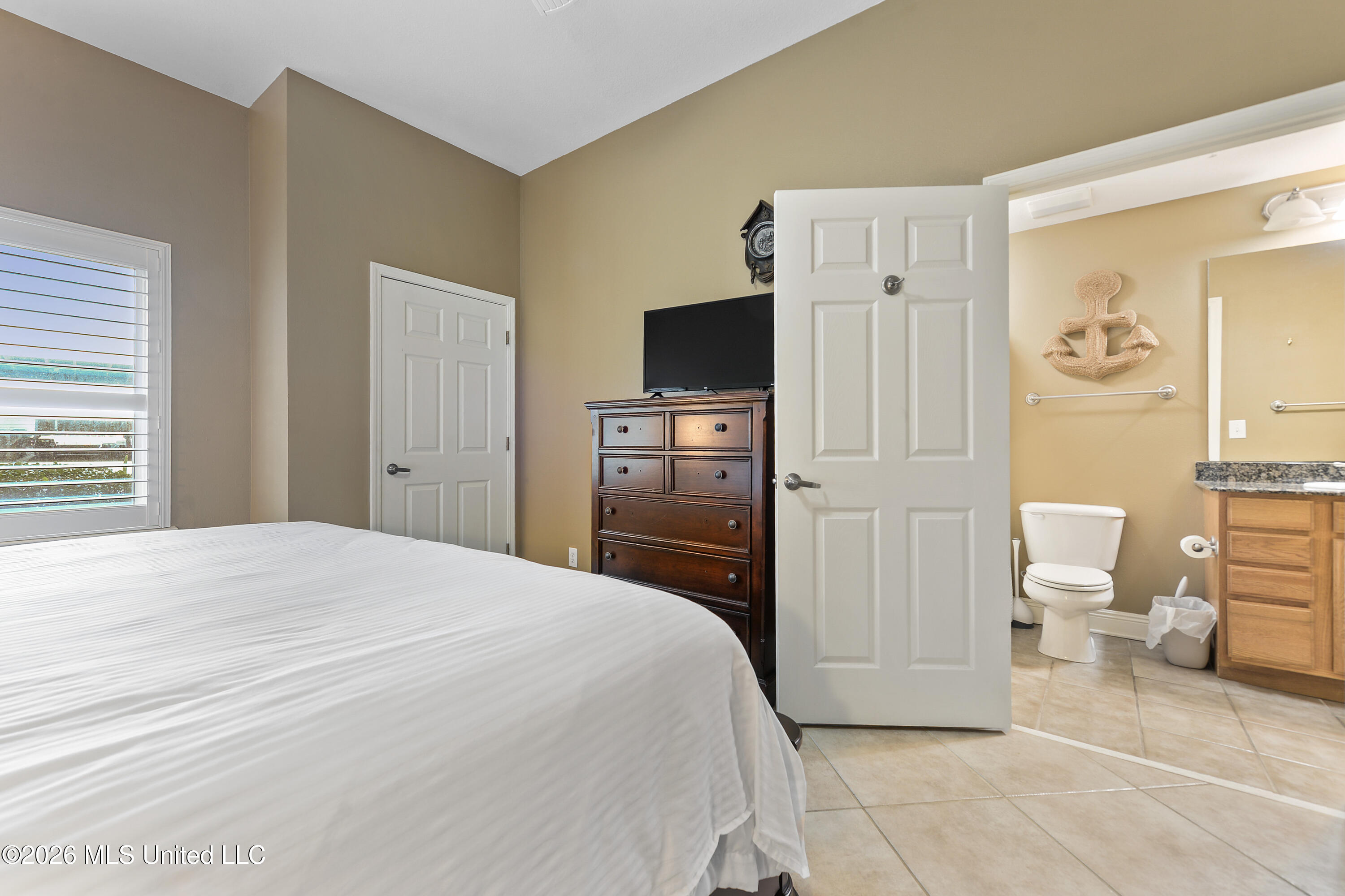 2230 Beach Drive Property Photo 20