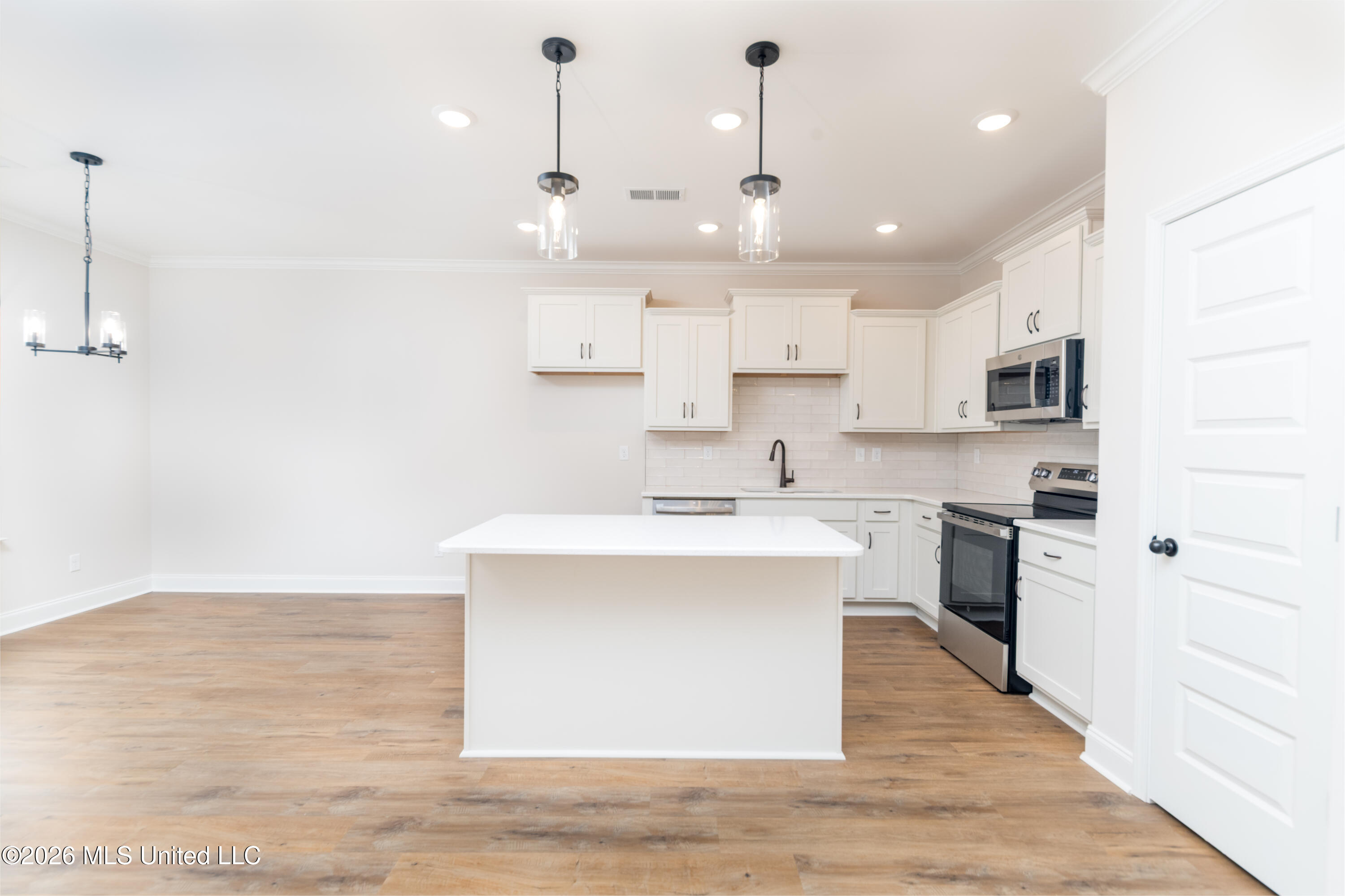 7671 John Elliott Lane Property Photo 10