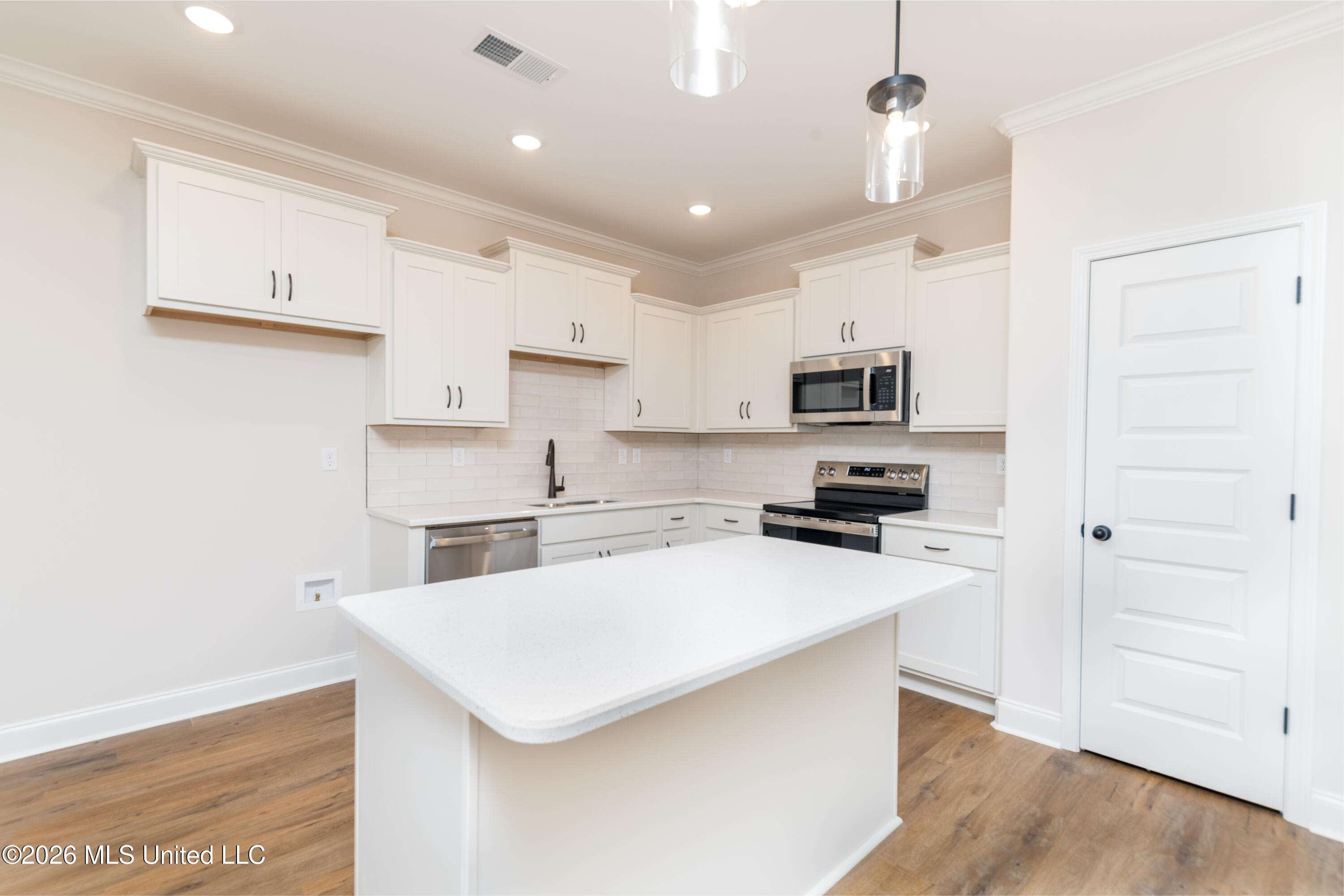 7671 John Elliott Lane Property Photo 11