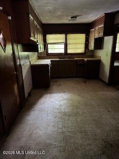 2903 36th Avenue Property Photo 3