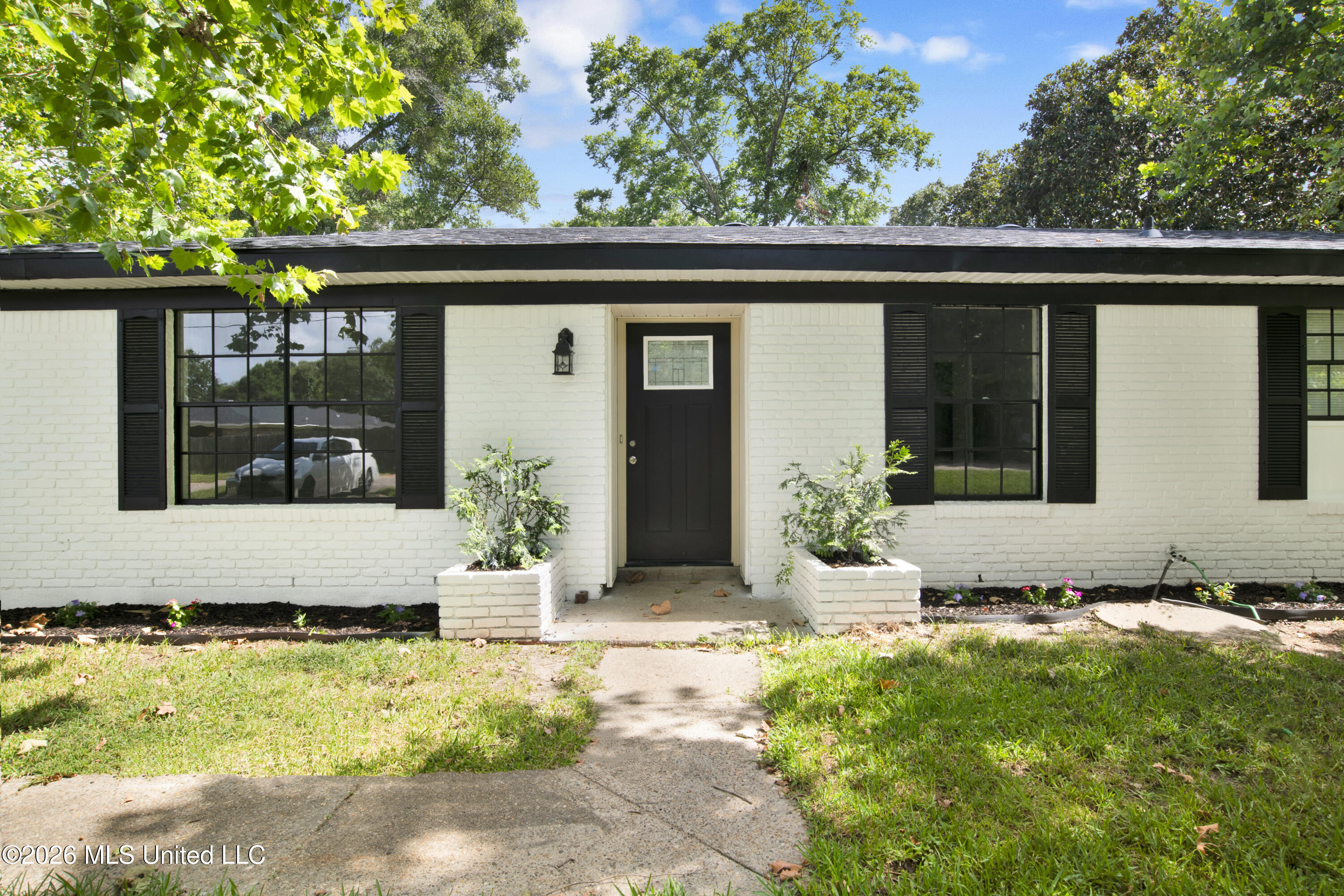 5921 Camp Halls Mill Road Property Photo 5