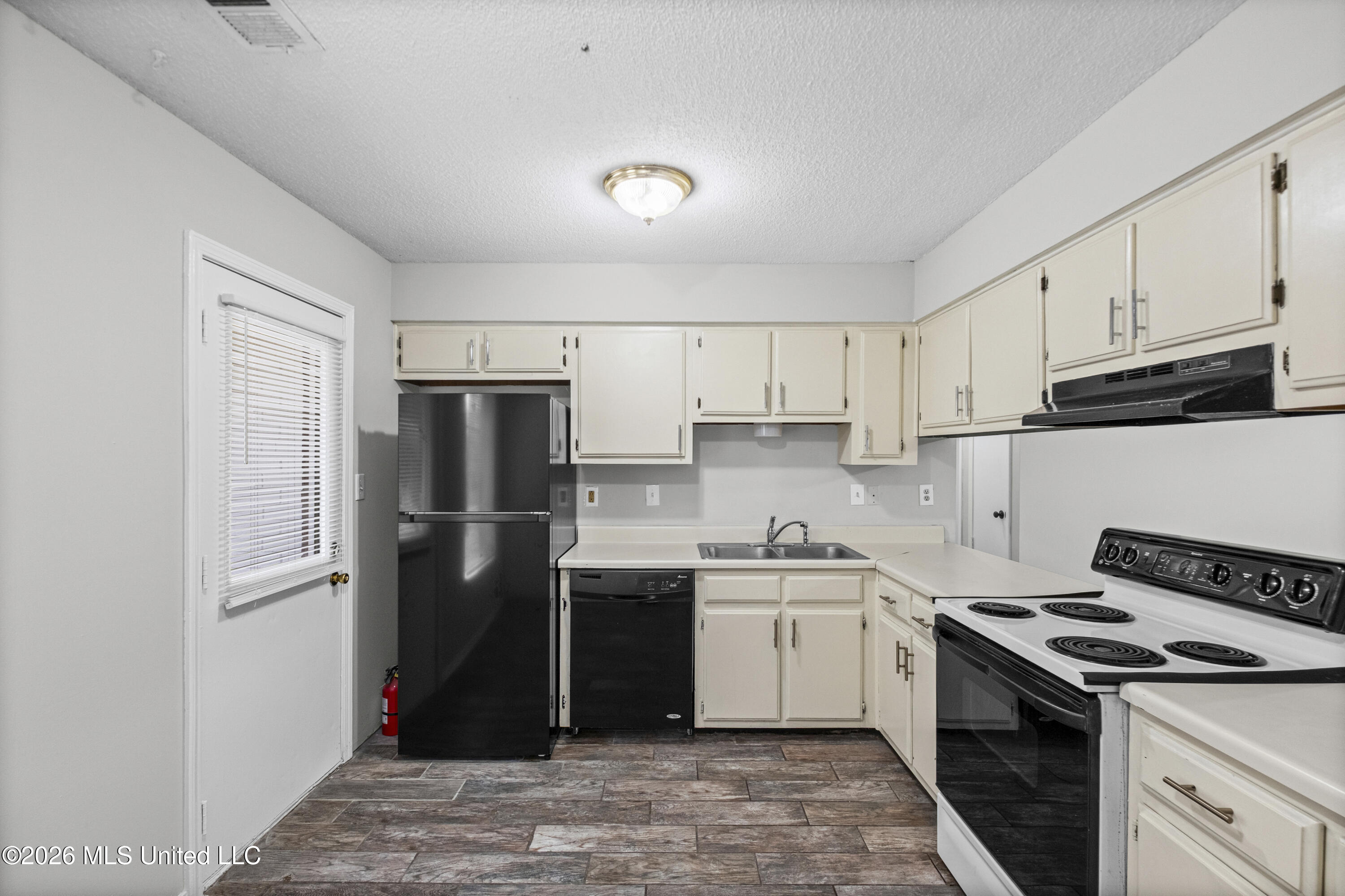 3520 Mayfair Drive Property Photo 40