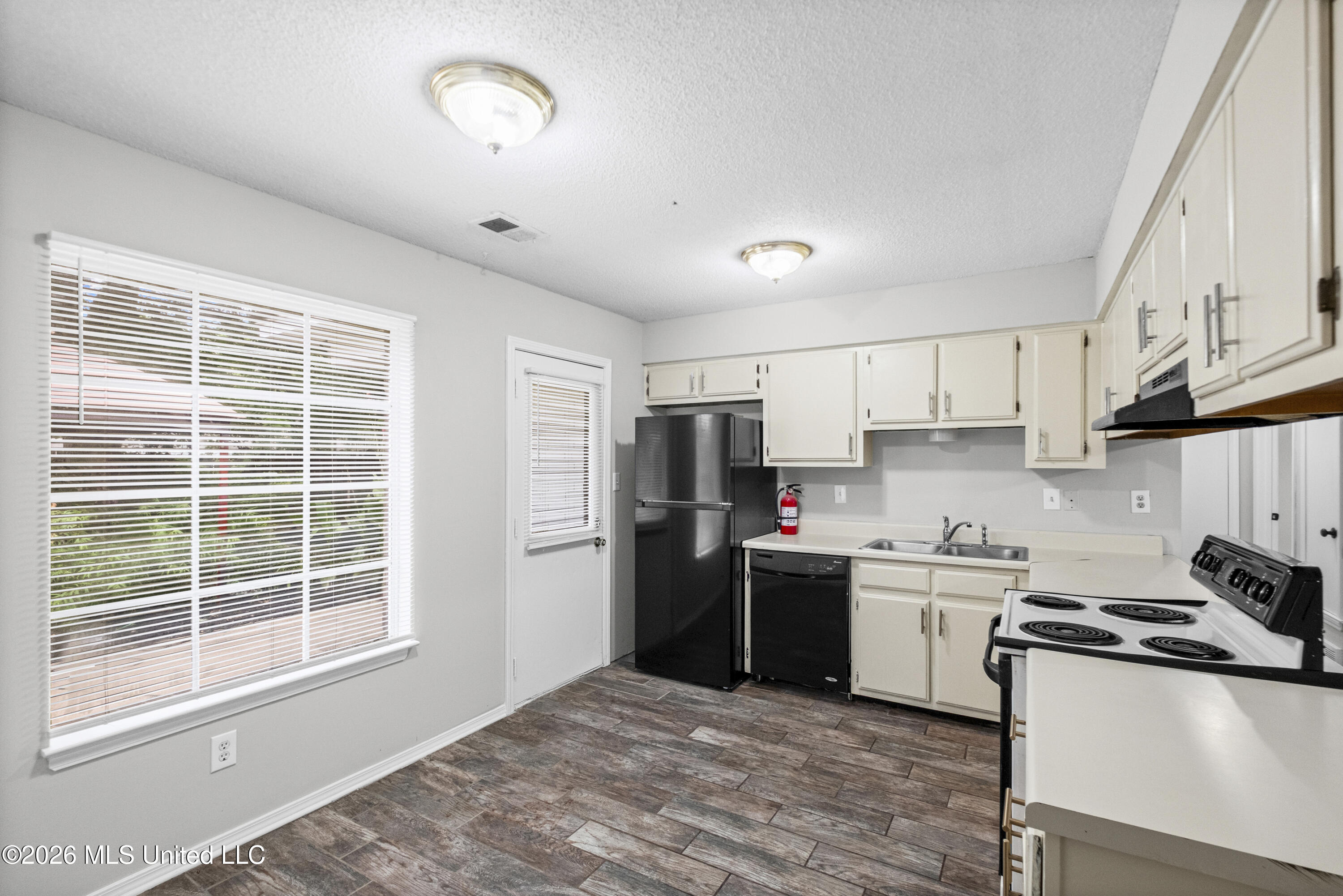 3520 Mayfair Drive Property Photo 41