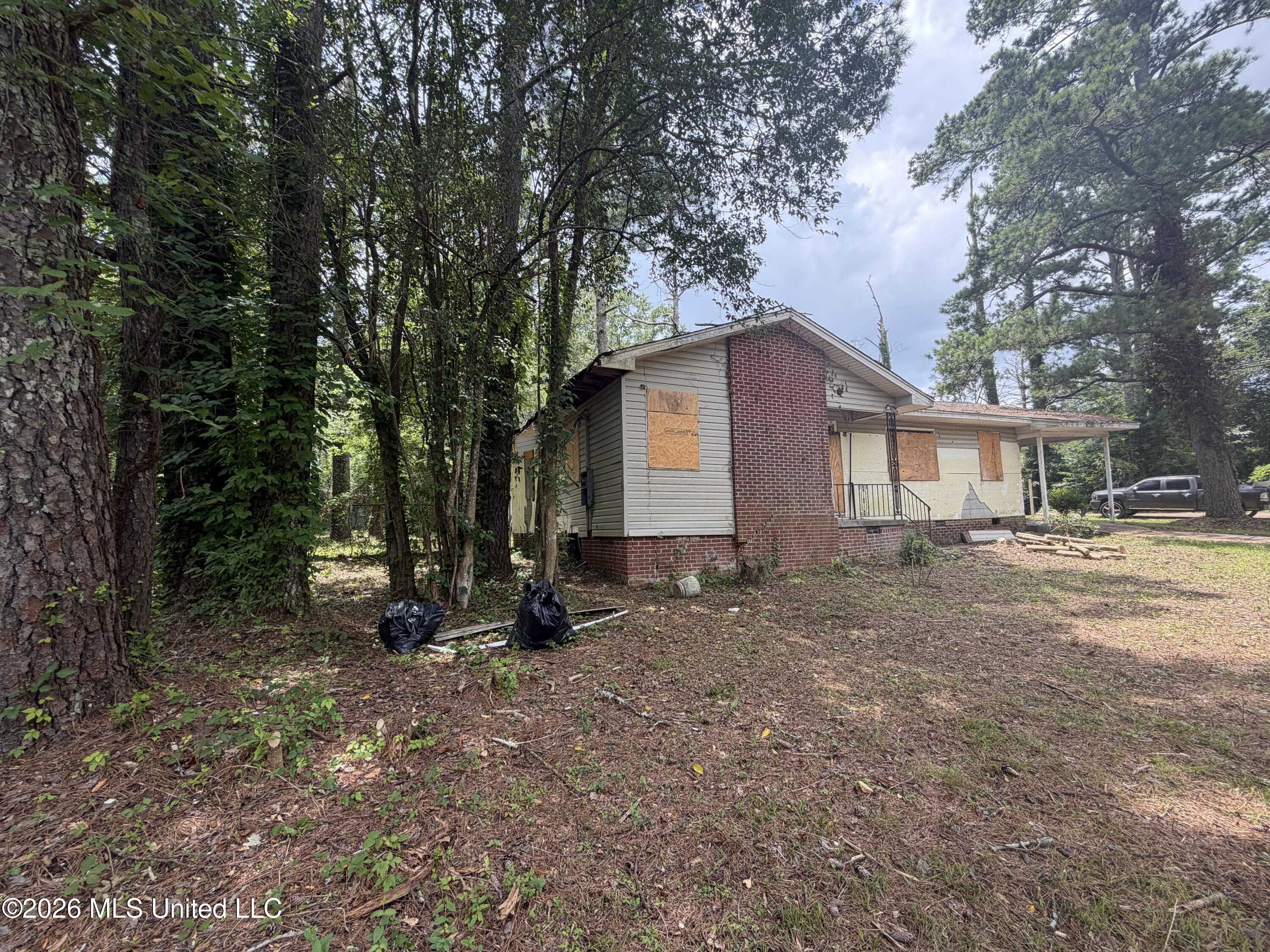 827 Dorgan Street Property Photo 4