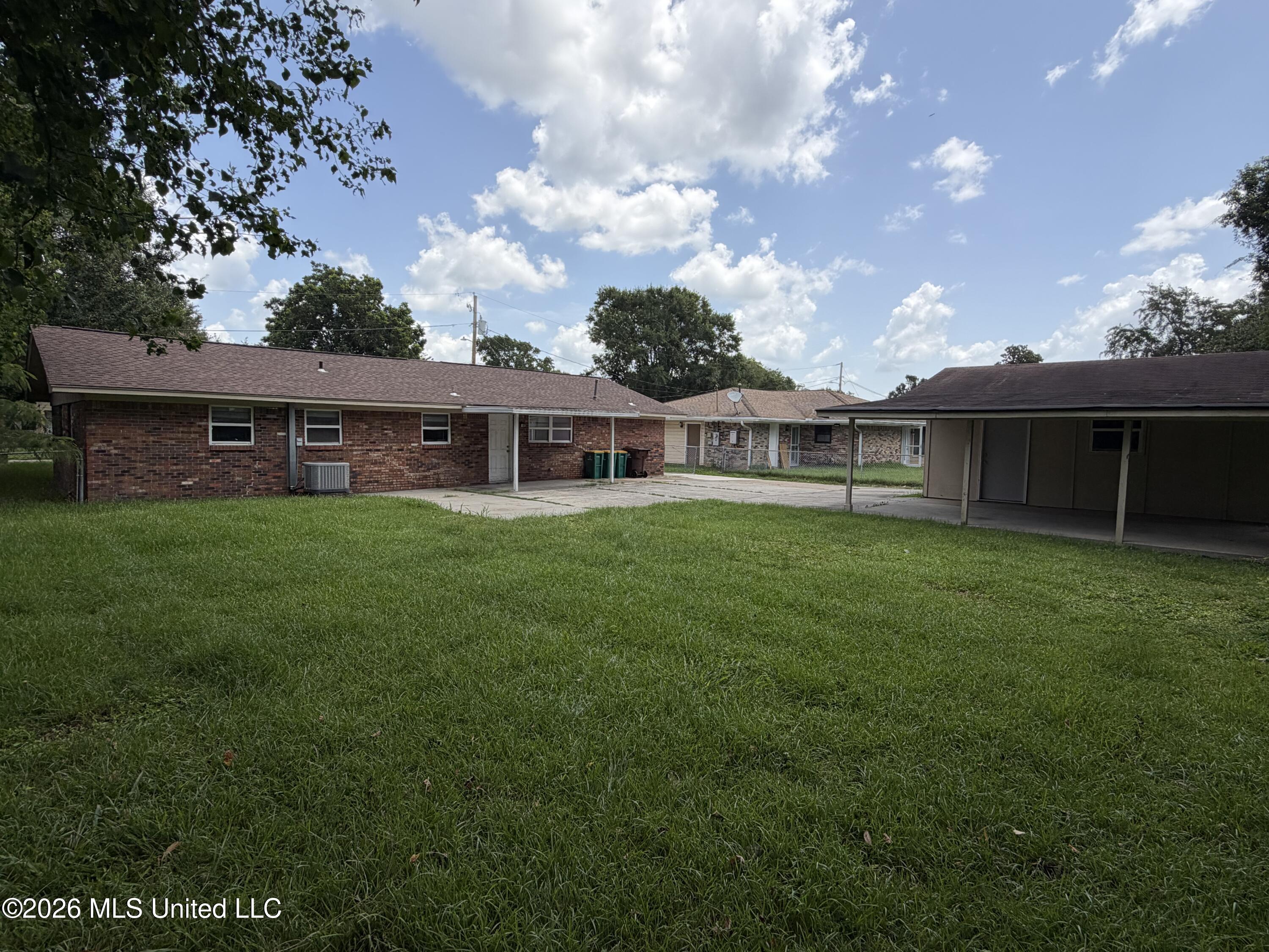 2191 Floyd Drive Property Photo 5