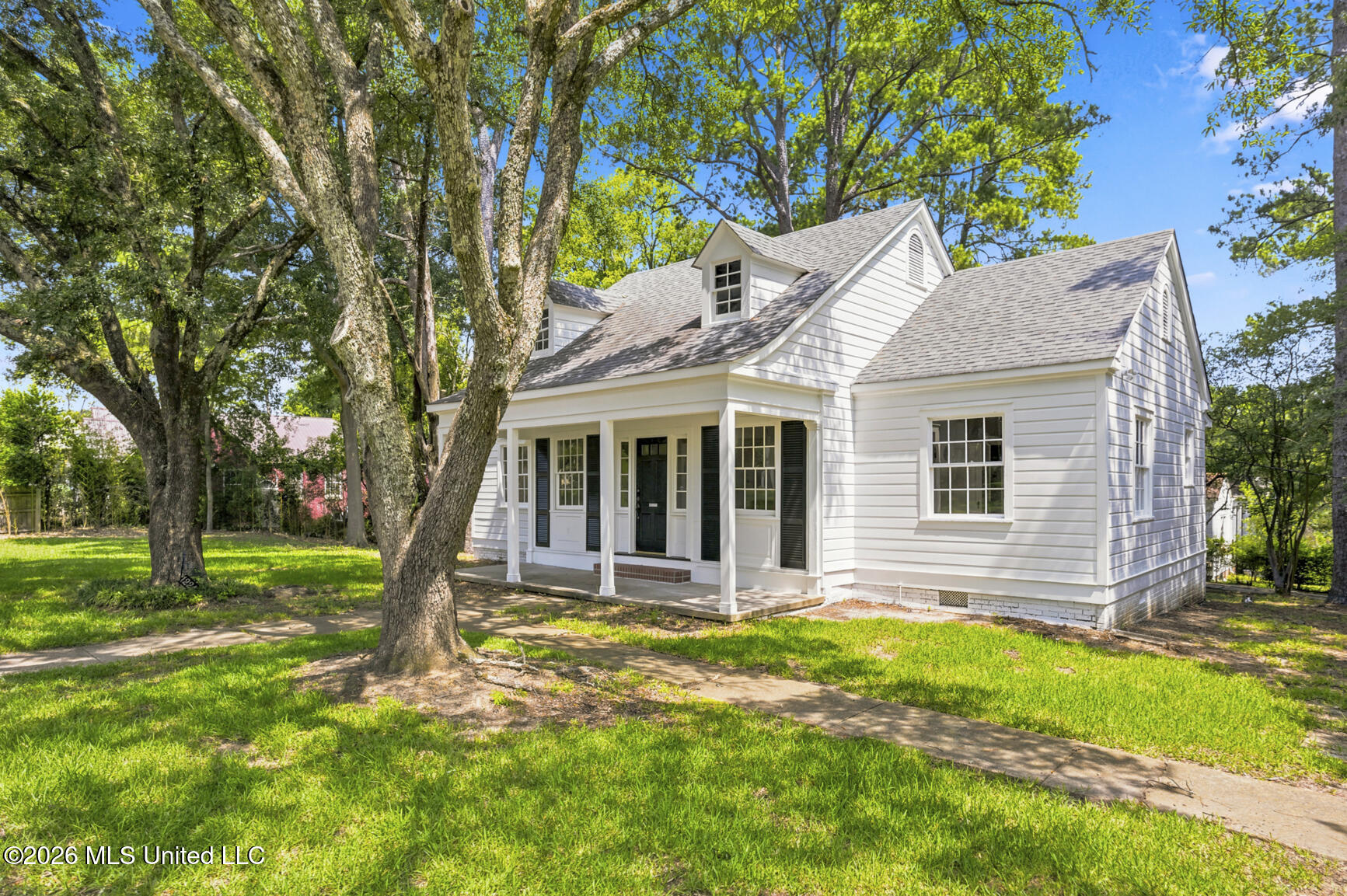 1224 E Fortification Street Property Photo 1
