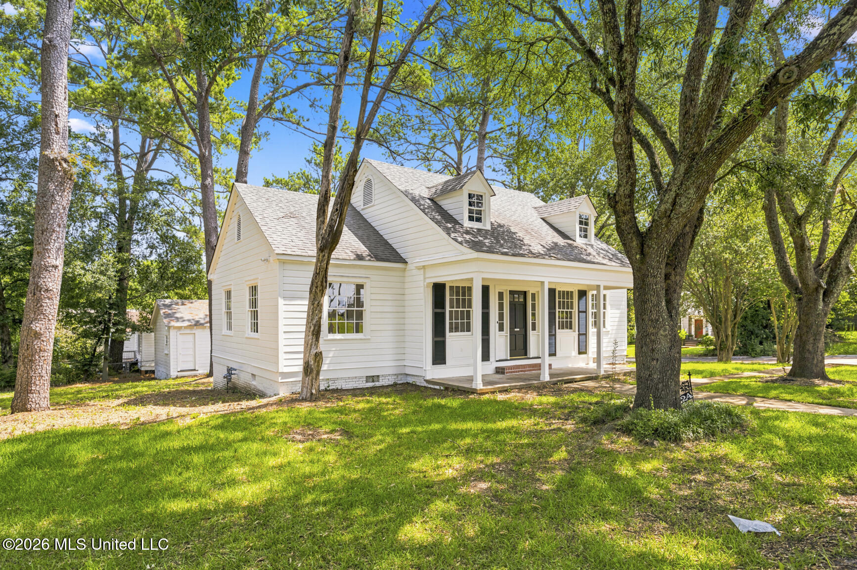 1224 E Fortification Street Property Photo 3