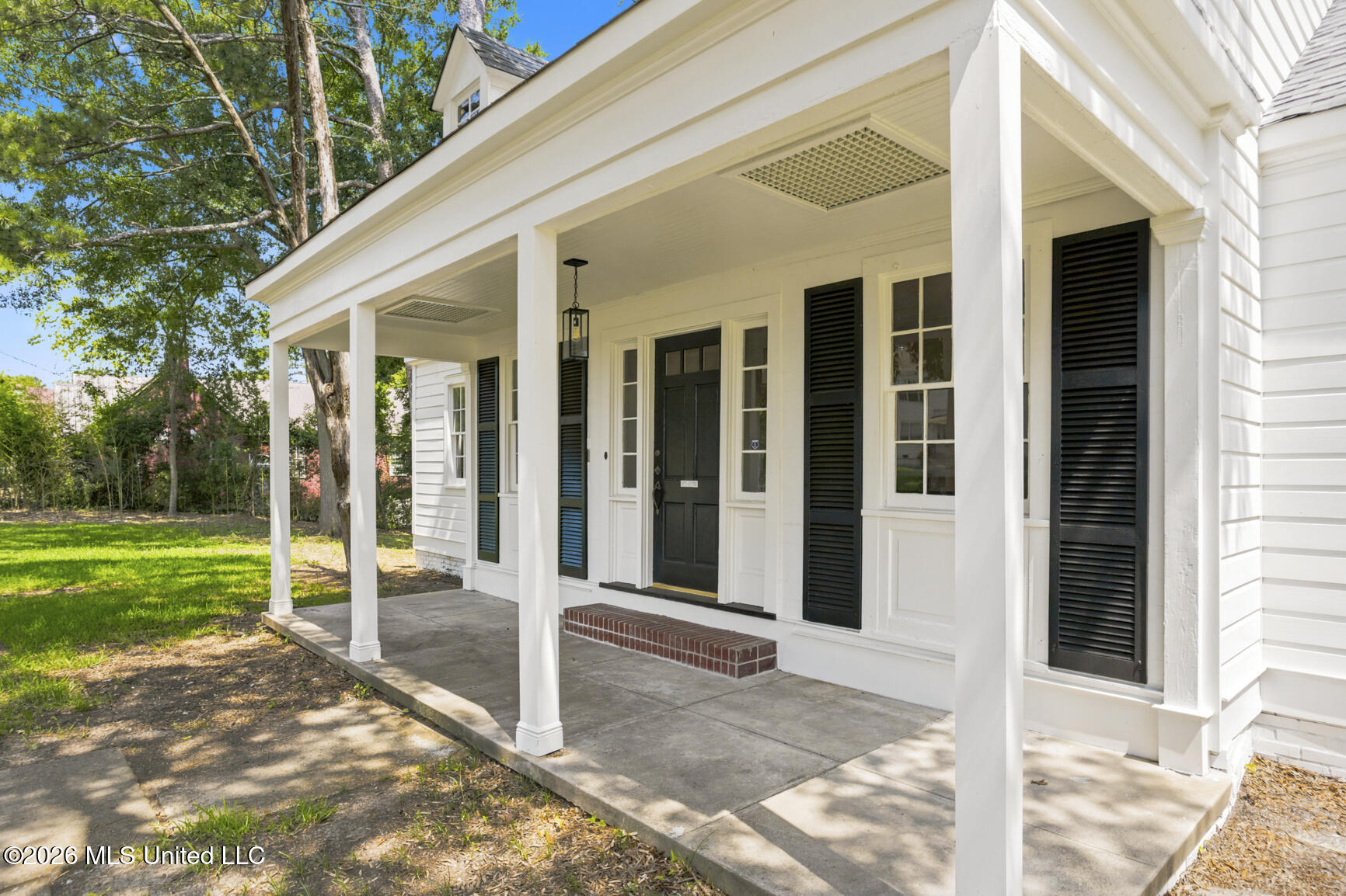 1224 E Fortification Street Property Photo 4