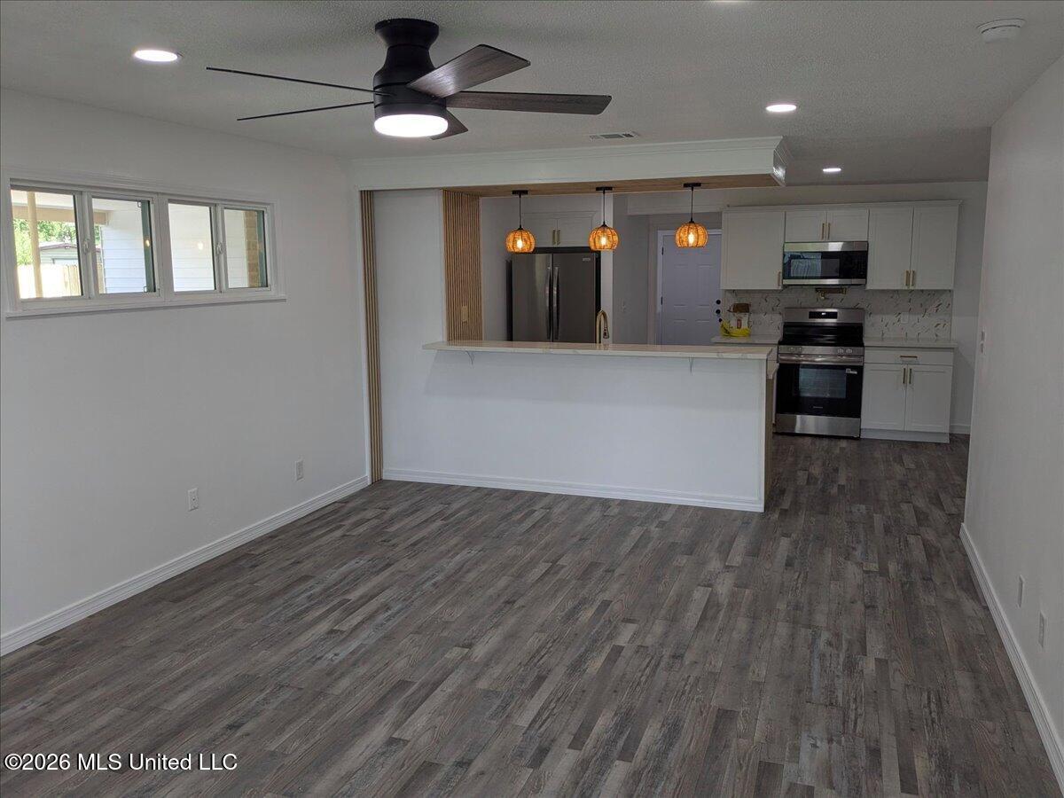 2210 Glendale Street Property Photo 8
