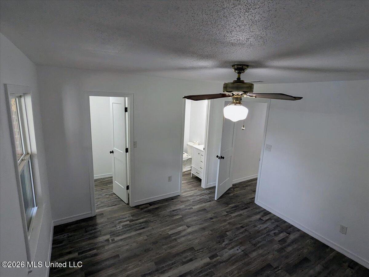 2210 Glendale Street Property Photo 10