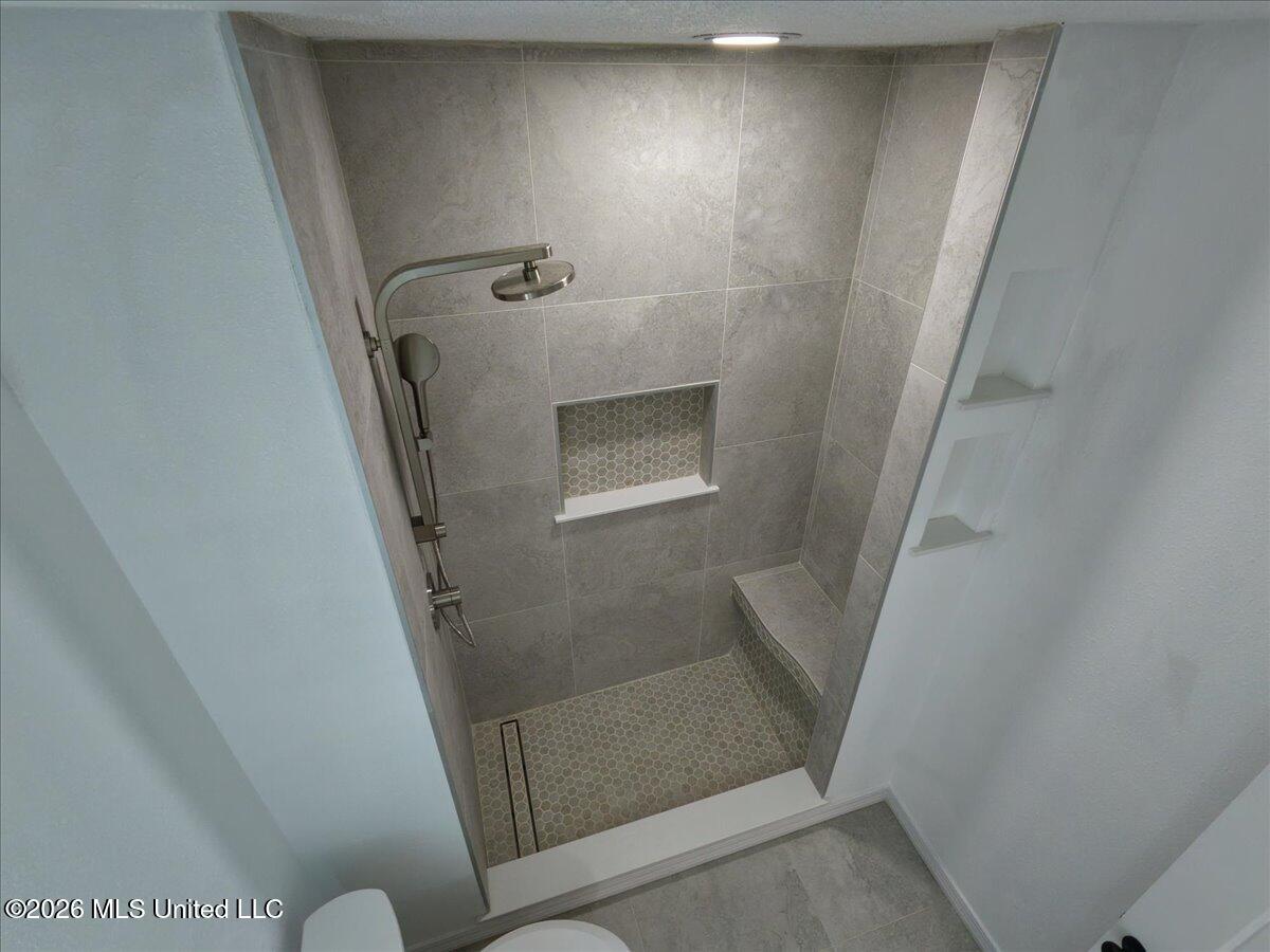 2210 Glendale Street Property Photo 13