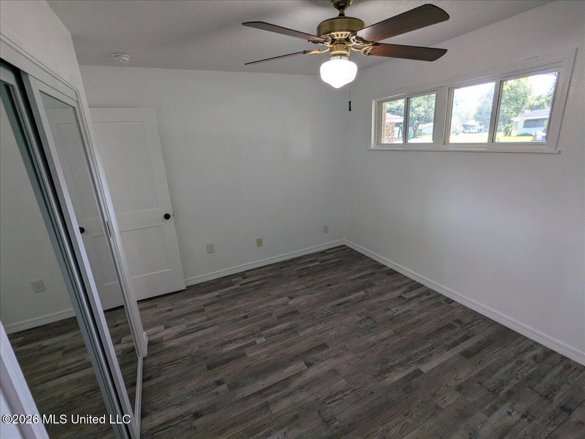 2210 Glendale Street Property Photo 23