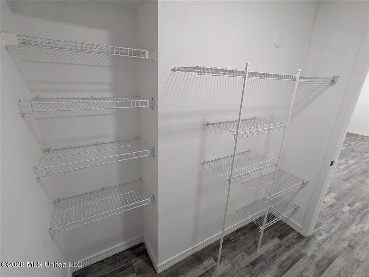 2210 Glendale Street Property Photo 24