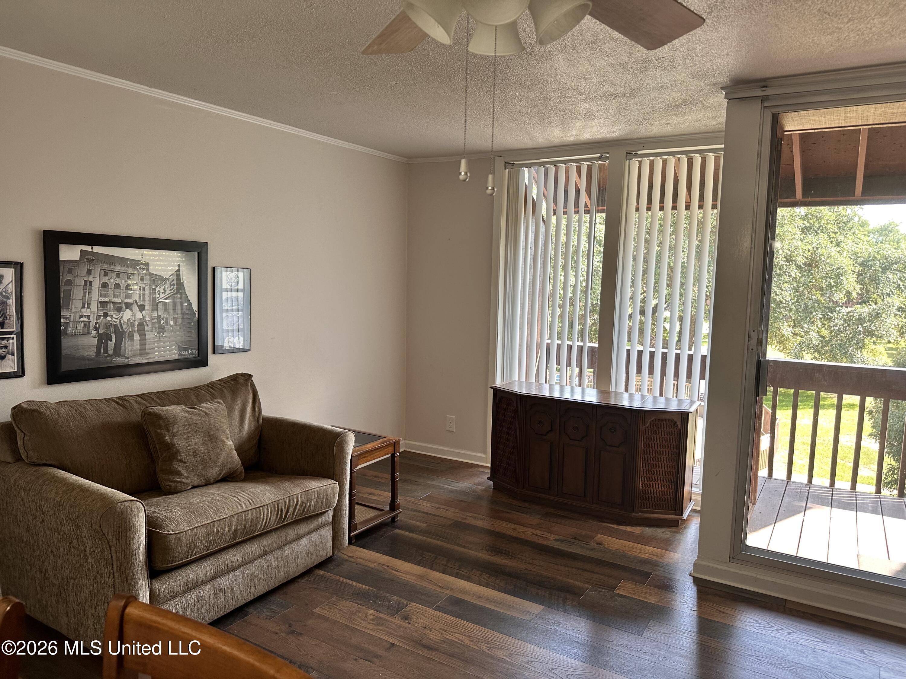 230 Lakeside Villa Property Photo 6