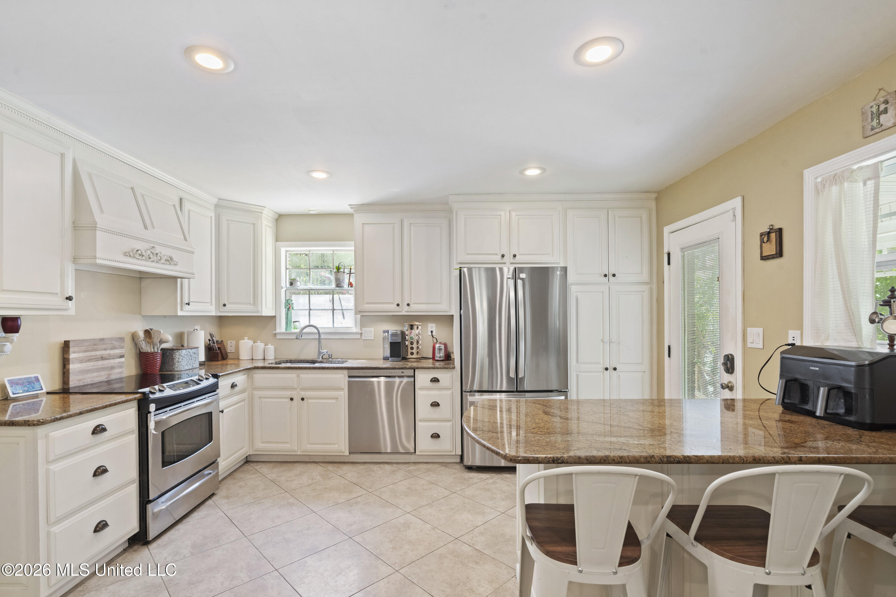 7130 Country Oaks Drive Property Photo 18