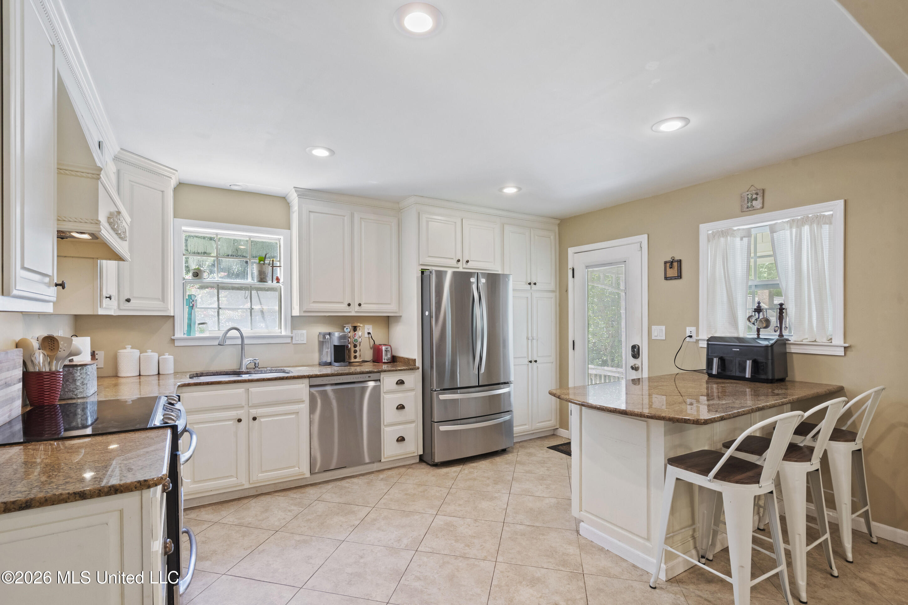 7130 Country Oaks Drive Property Photo 19