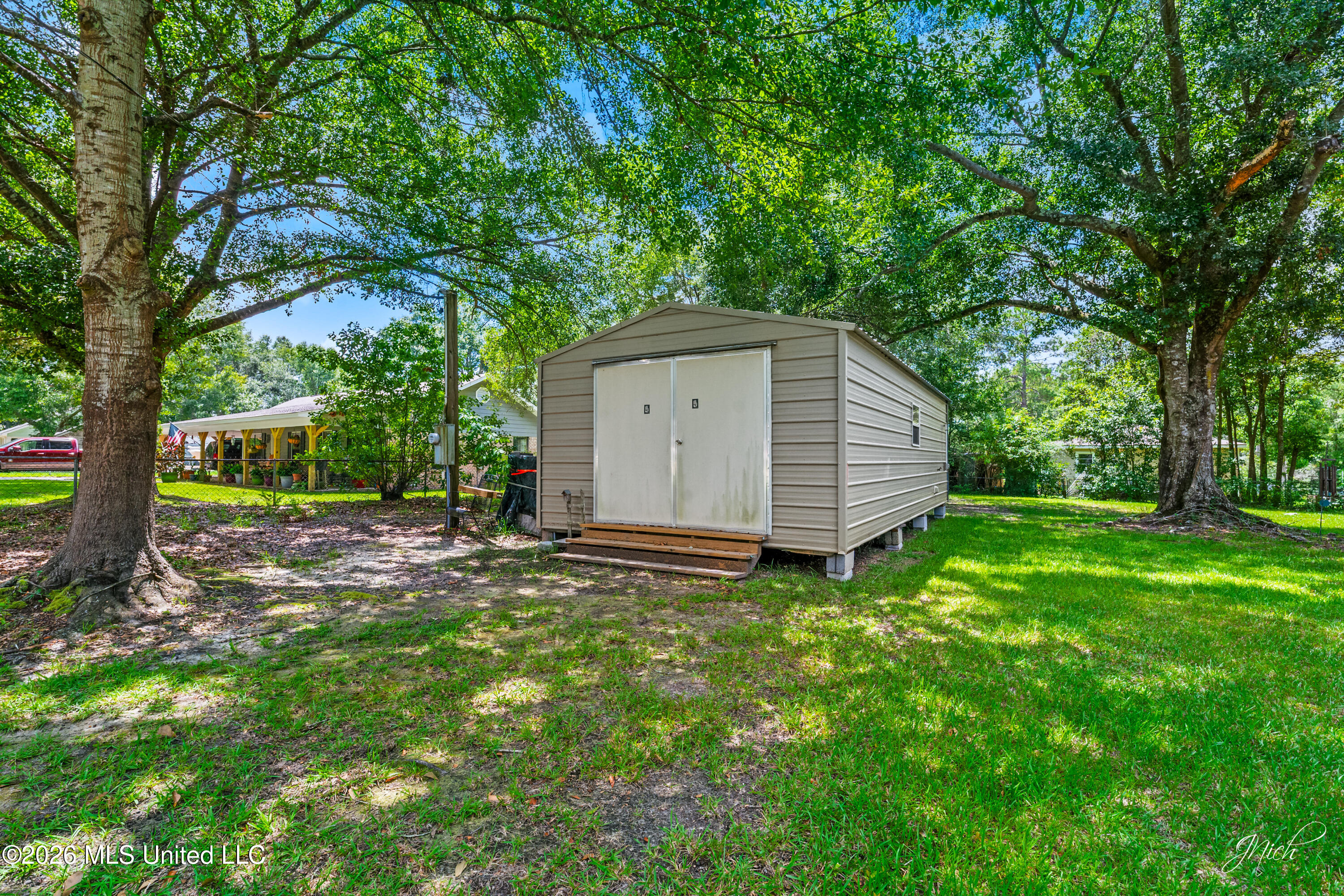 8145 Jack Graves Road Property Photo 2